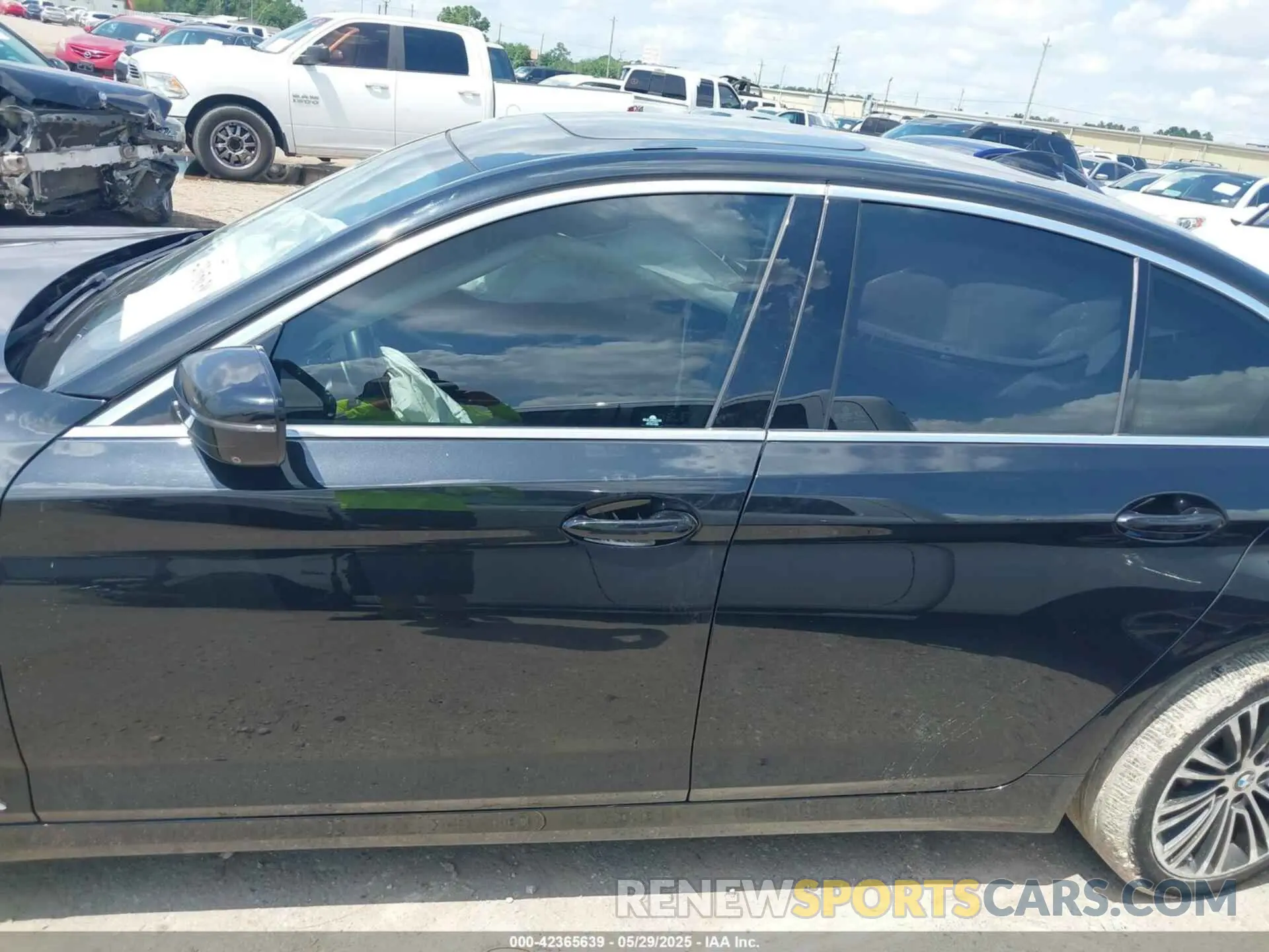 14 Photograph of a damaged car WBAJE5C58KWA98771 BMW 540I 2019
