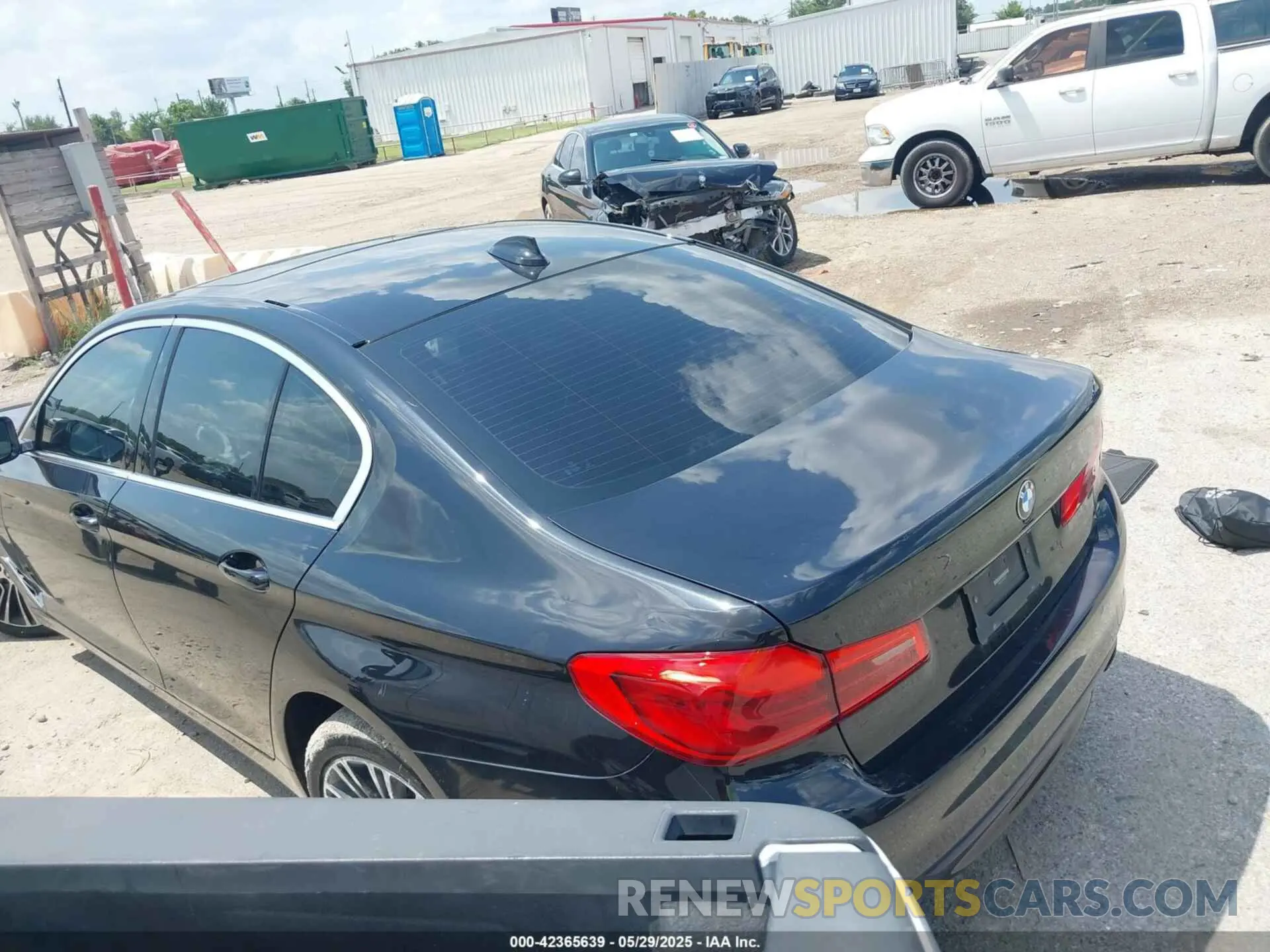 3 Photograph of a damaged car WBAJE5C58KWA98771 BMW 540I 2019