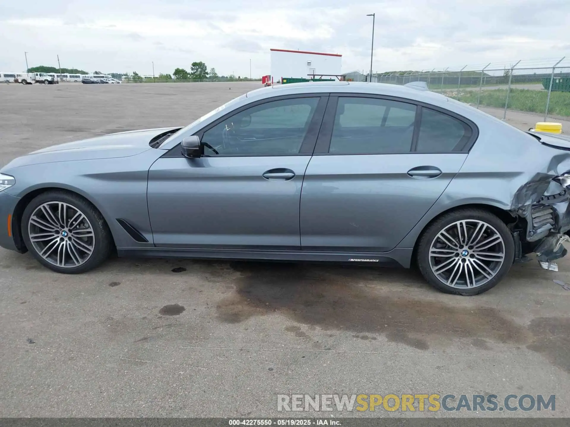 14 Photograph of a damaged car WBAJE7C52KWW00201 BMW 540I 2019