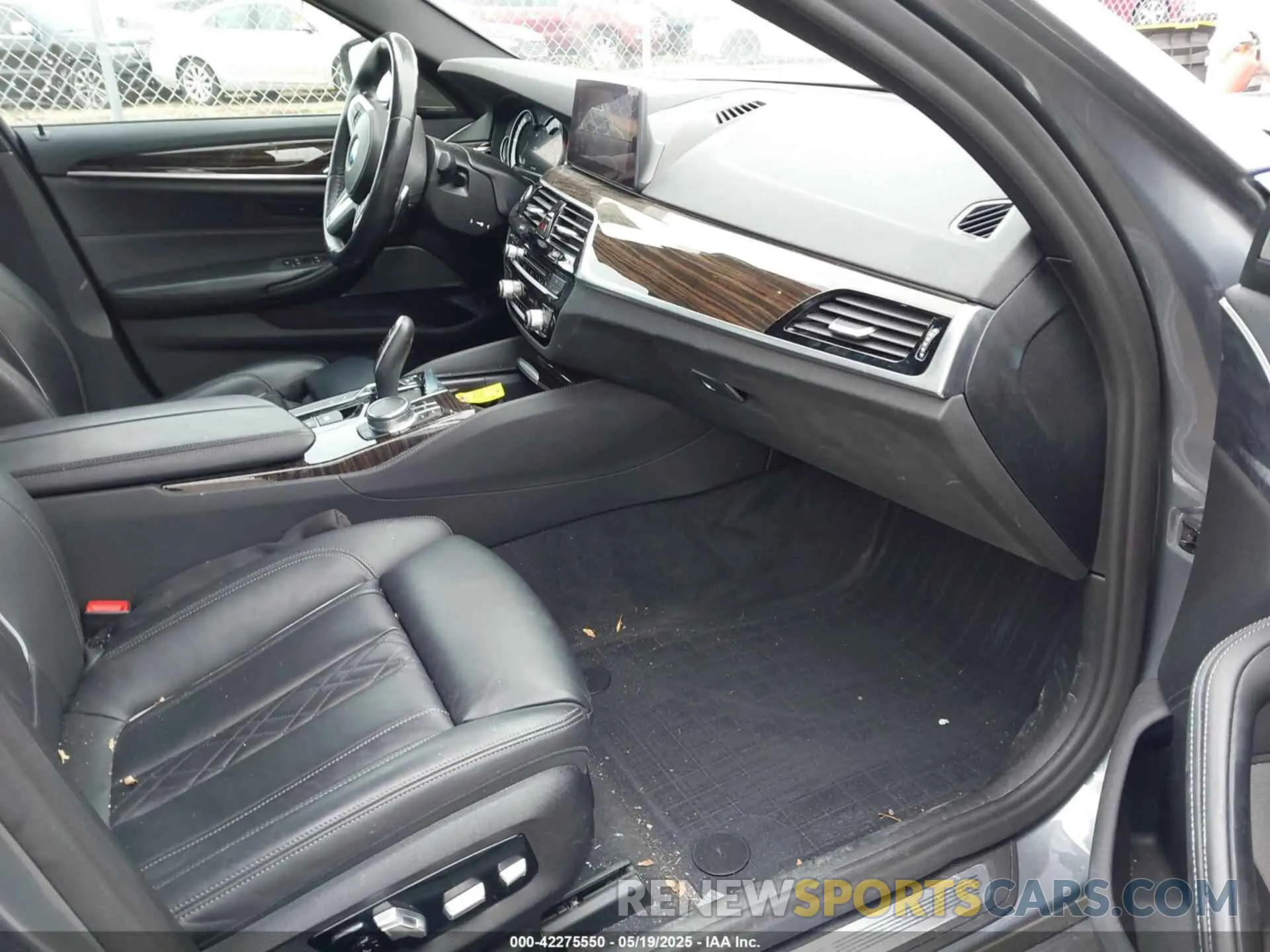 5 Photograph of a damaged car WBAJE7C52KWW00201 BMW 540I 2019