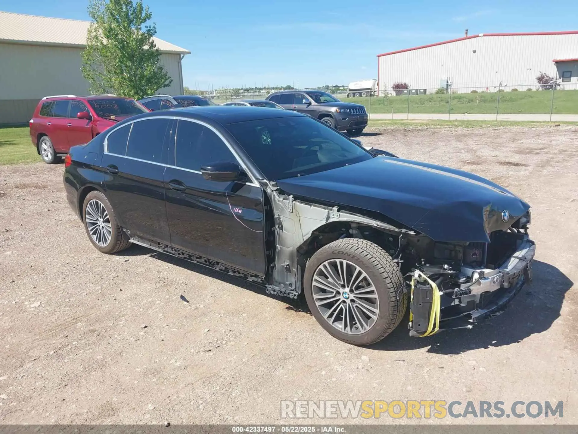 1 Photograph of a damaged car WBAJE7C52KWW10002 BMW 540I 2019