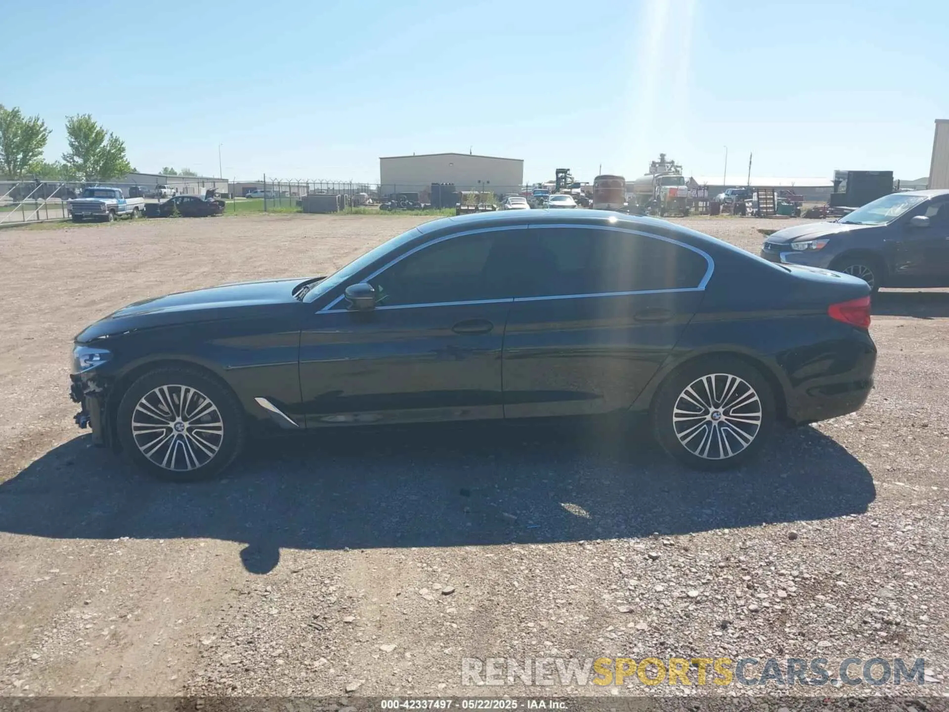 15 Photograph of a damaged car WBAJE7C52KWW10002 BMW 540I 2019