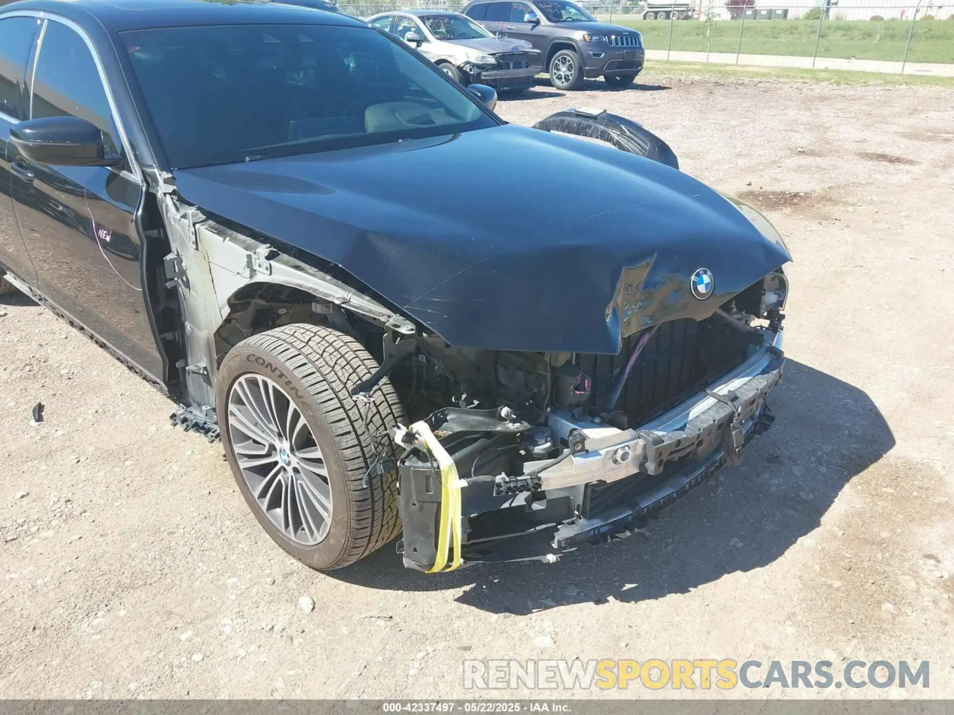 6 Photograph of a damaged car WBAJE7C52KWW10002 BMW 540I 2019