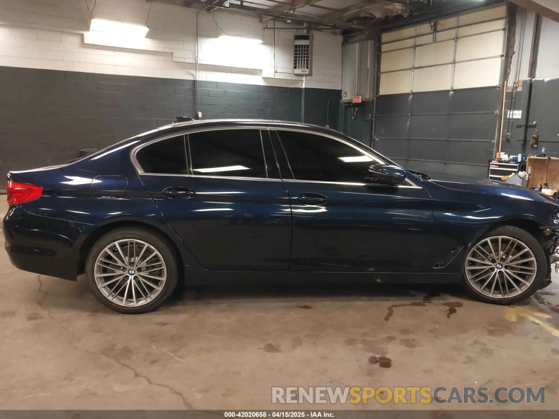 13 Photograph of a damaged car WBAJE7C53KWW29884 BMW 540I 2019