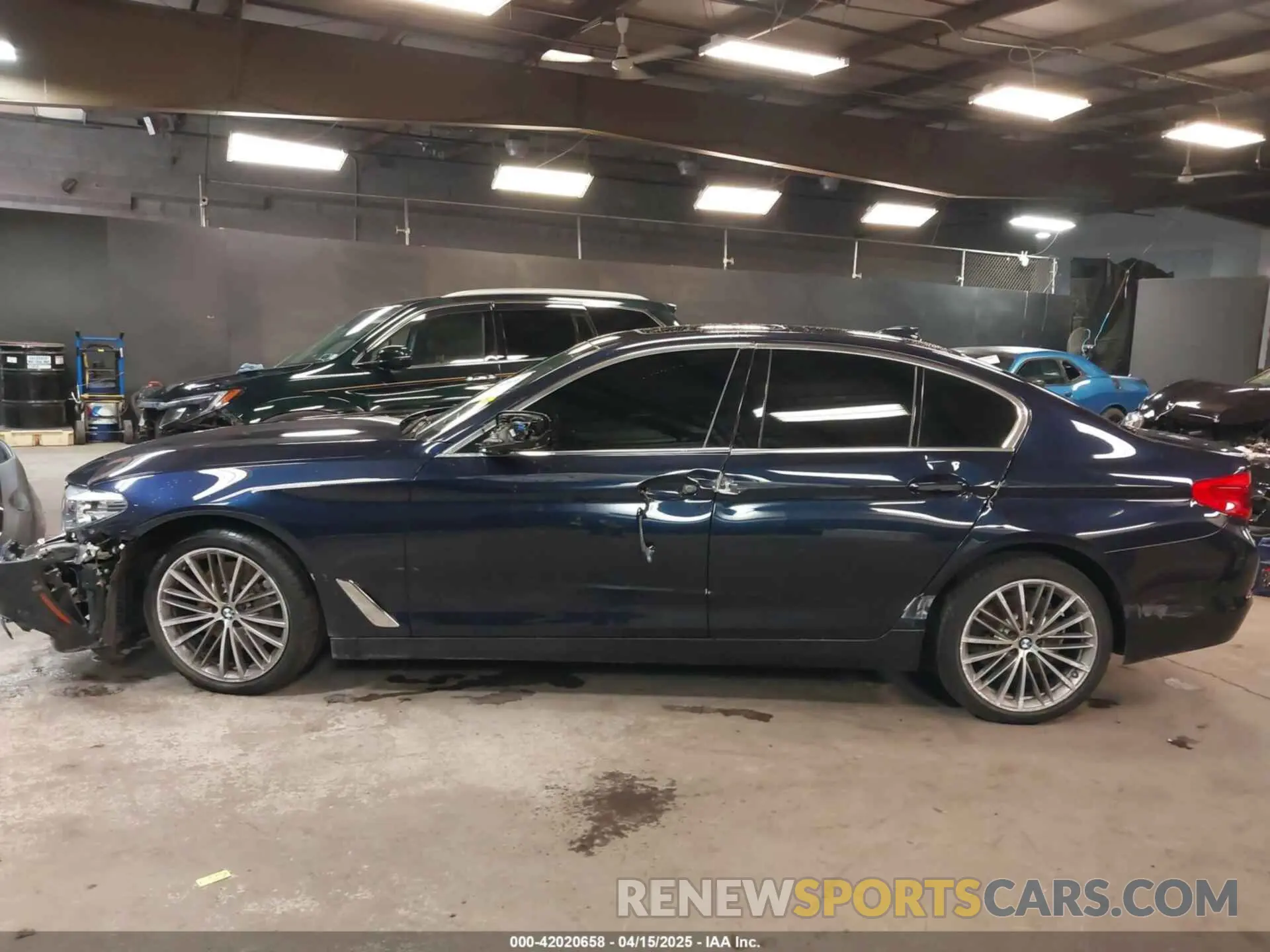 14 Photograph of a damaged car WBAJE7C53KWW29884 BMW 540I 2019