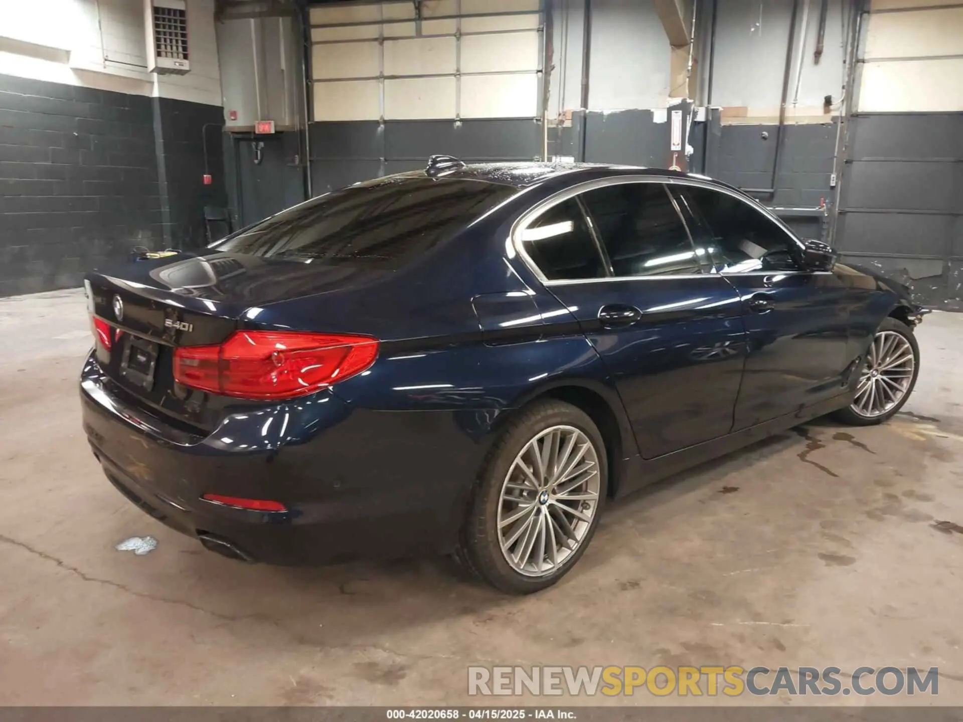 4 Photograph of a damaged car WBAJE7C53KWW29884 BMW 540I 2019