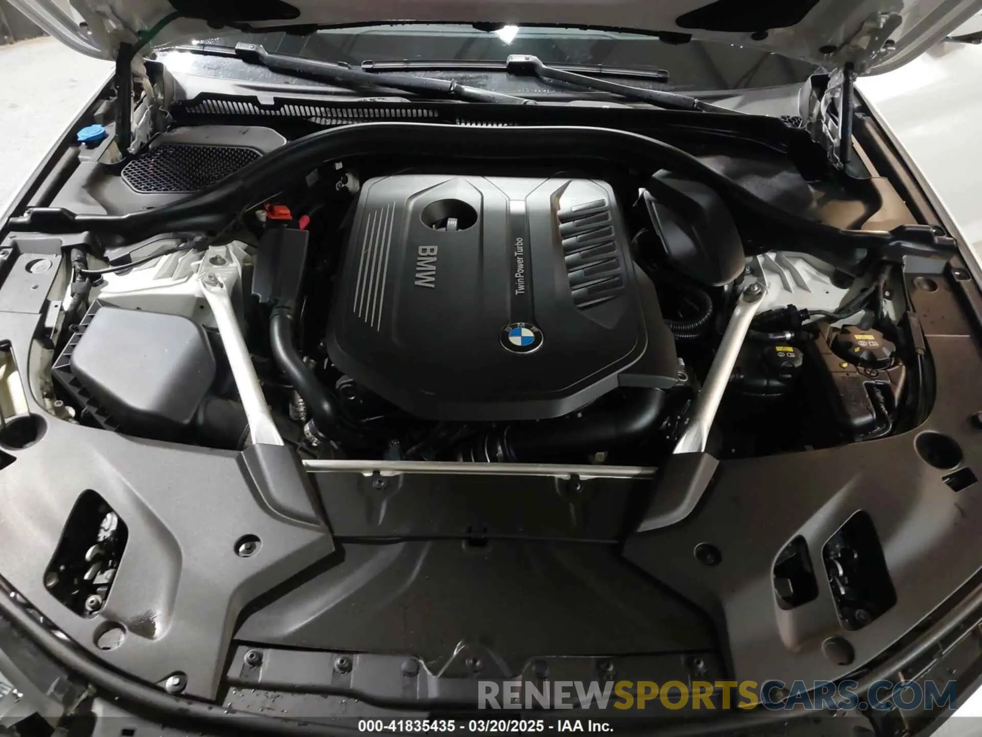 10 Photograph of a damaged car WBAJE7C55KWW19065 BMW 540I 2019