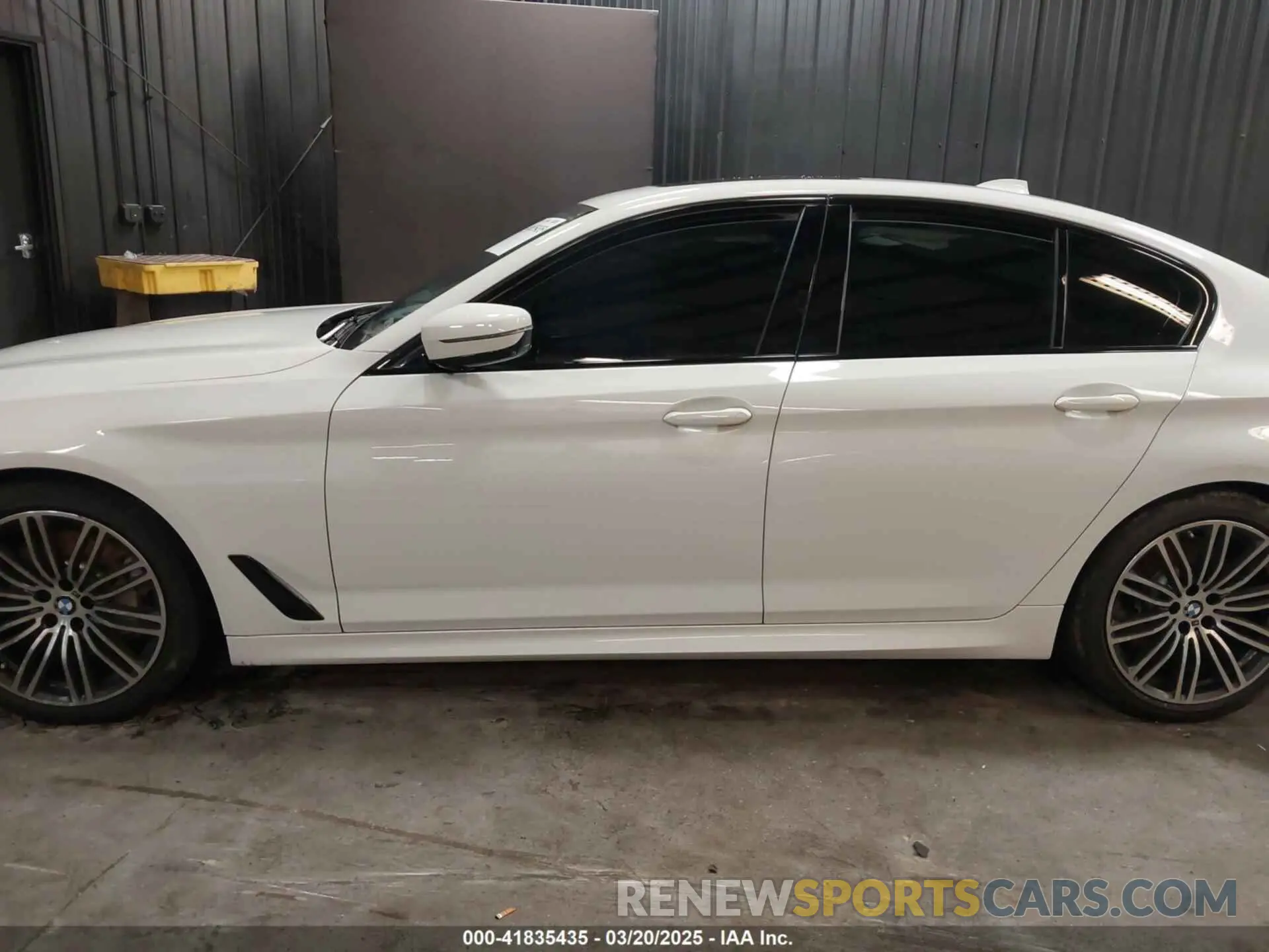 14 Photograph of a damaged car WBAJE7C55KWW19065 BMW 540I 2019