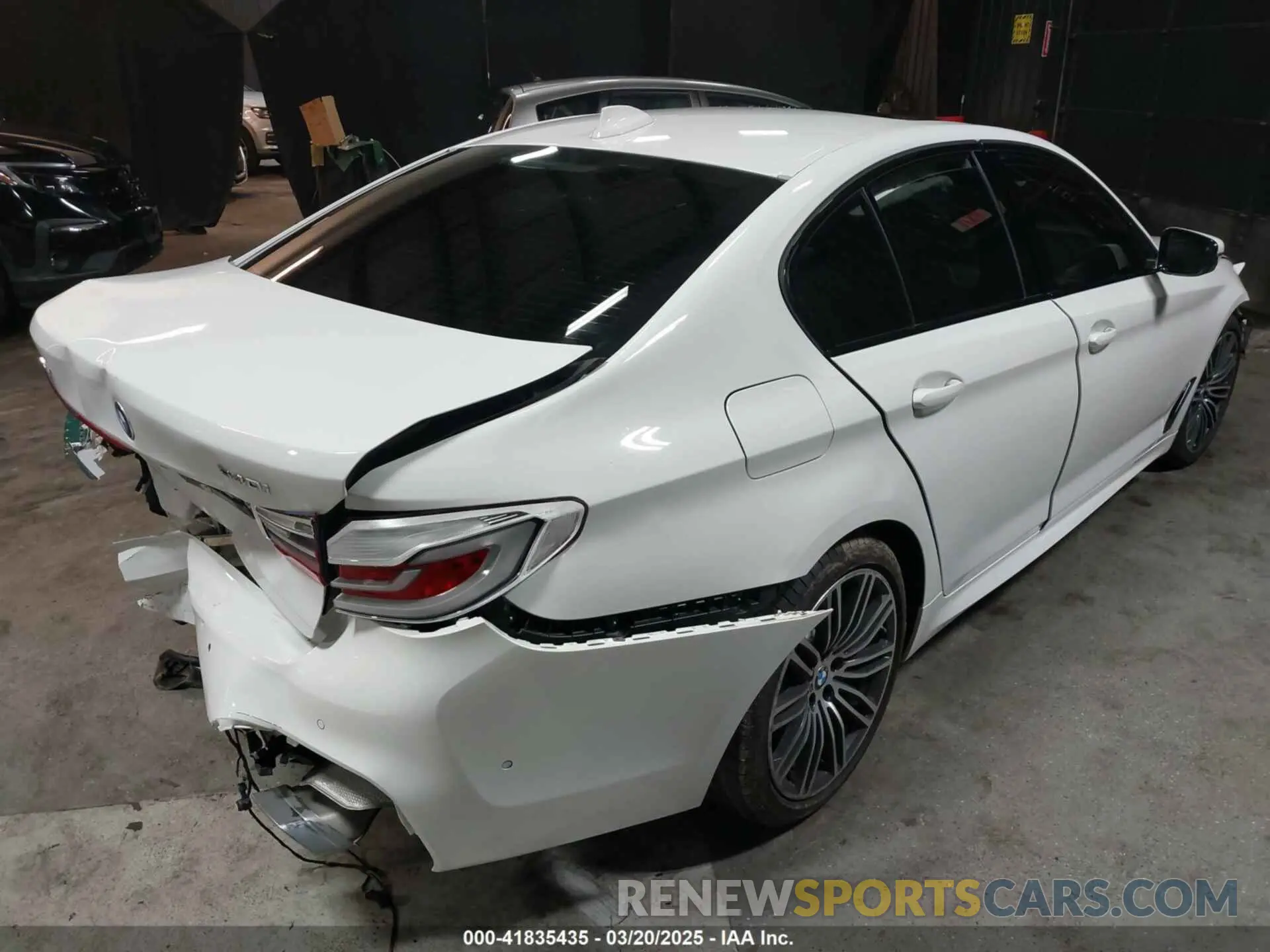 4 Photograph of a damaged car WBAJE7C55KWW19065 BMW 540I 2019