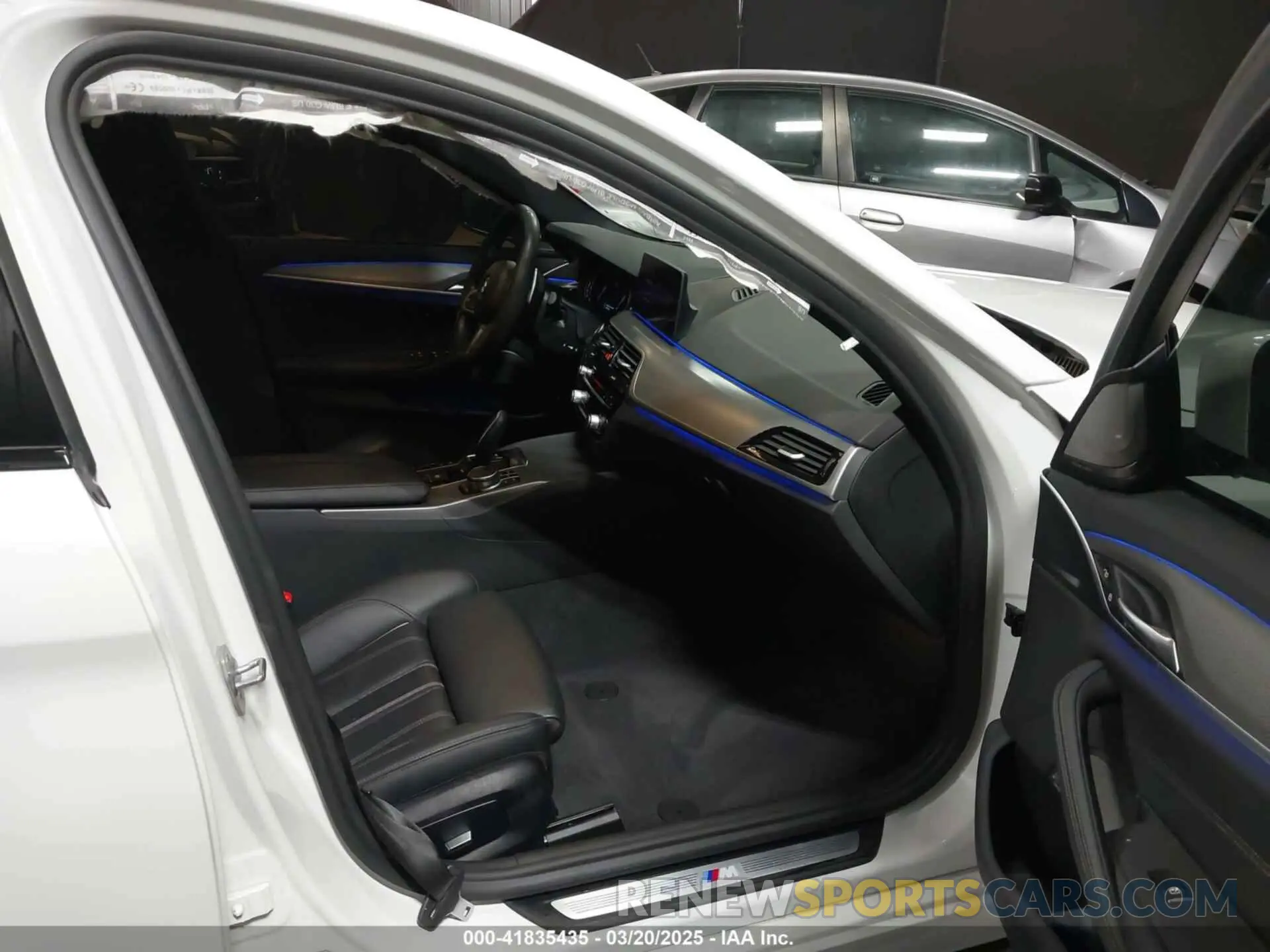 5 Photograph of a damaged car WBAJE7C55KWW19065 BMW 540I 2019