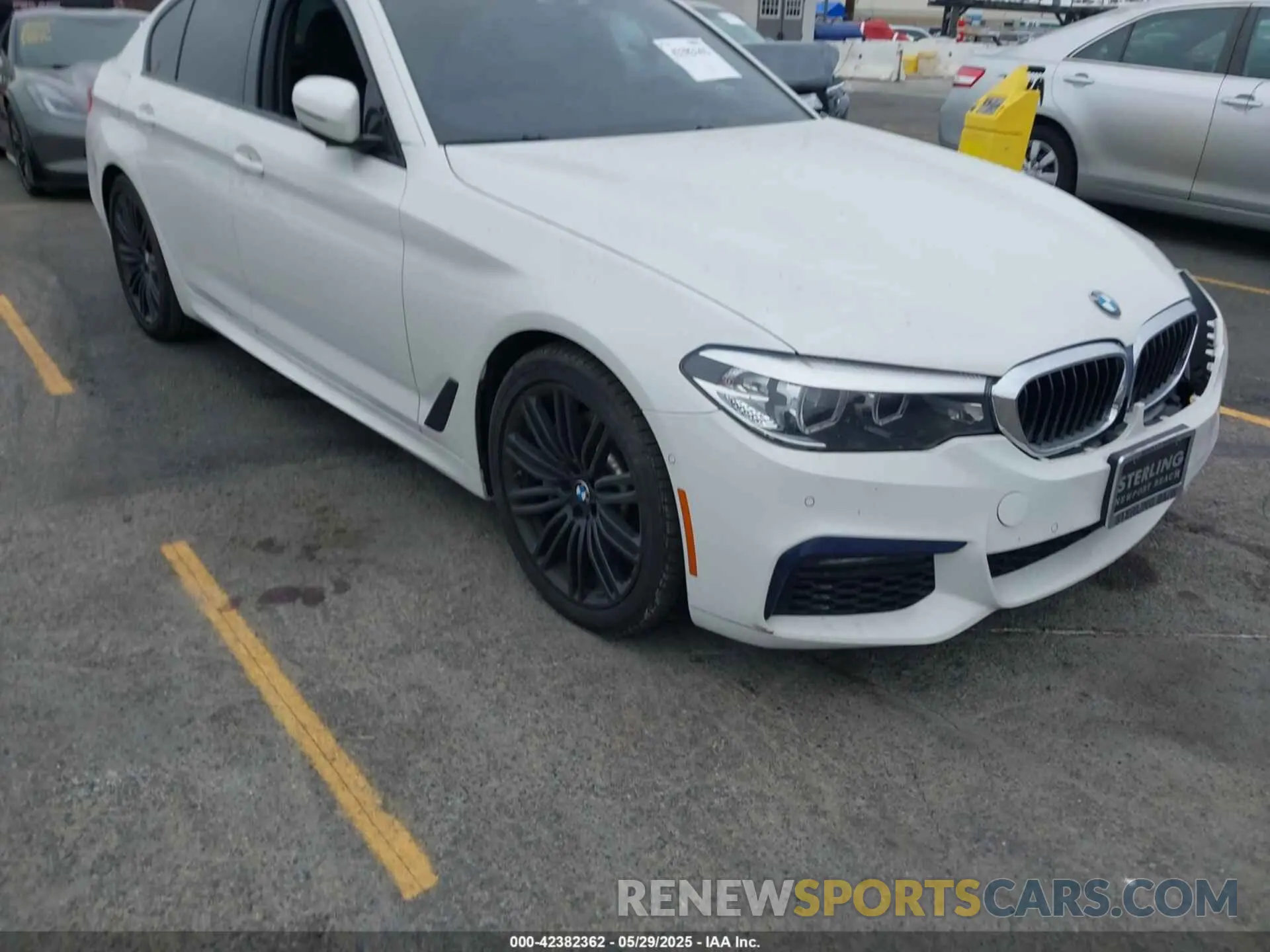 1 Photograph of a damaged car WBAJE7C55KWW43530 BMW 540I 2019