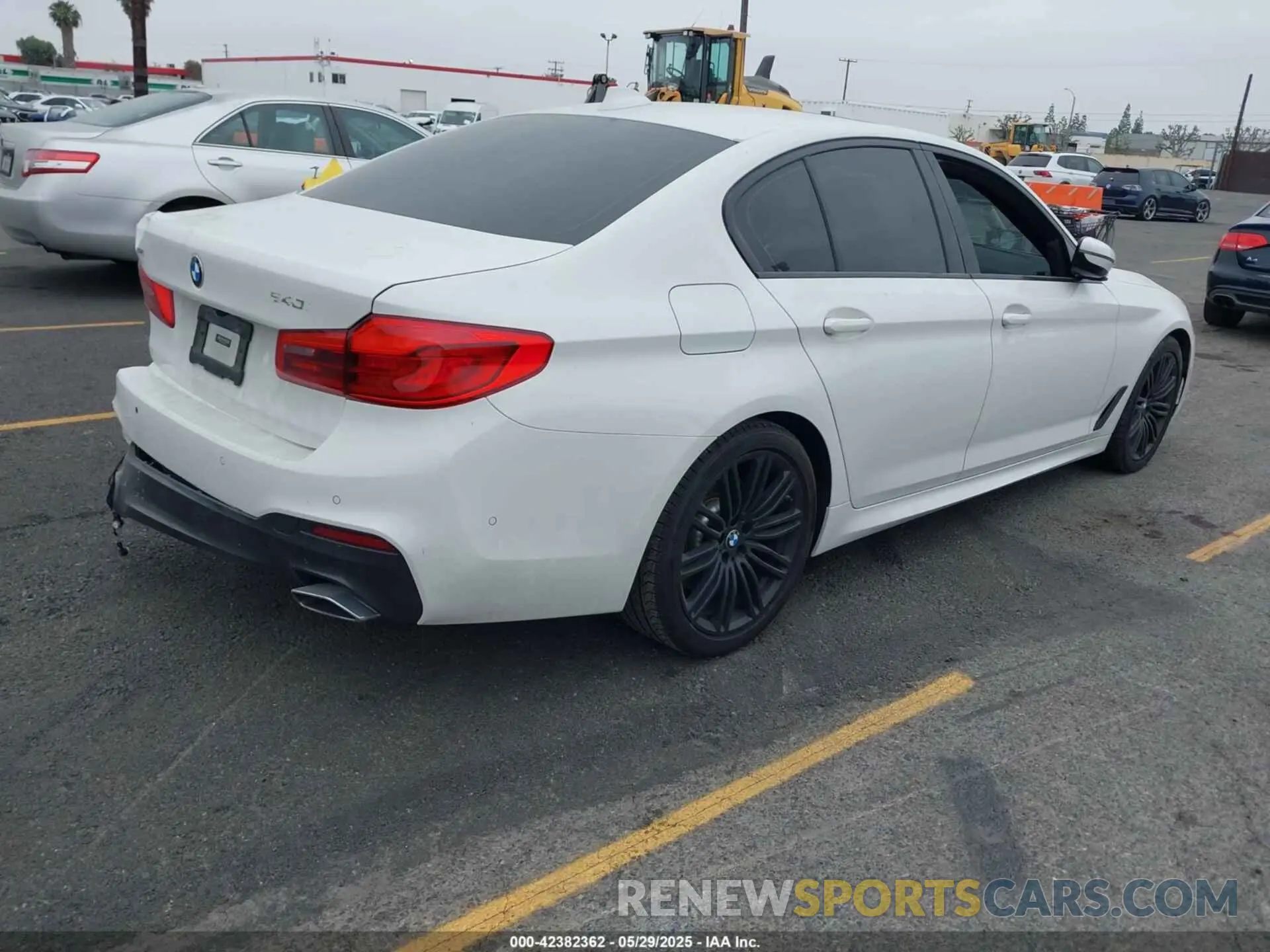 4 Photograph of a damaged car WBAJE7C55KWW43530 BMW 540I 2019