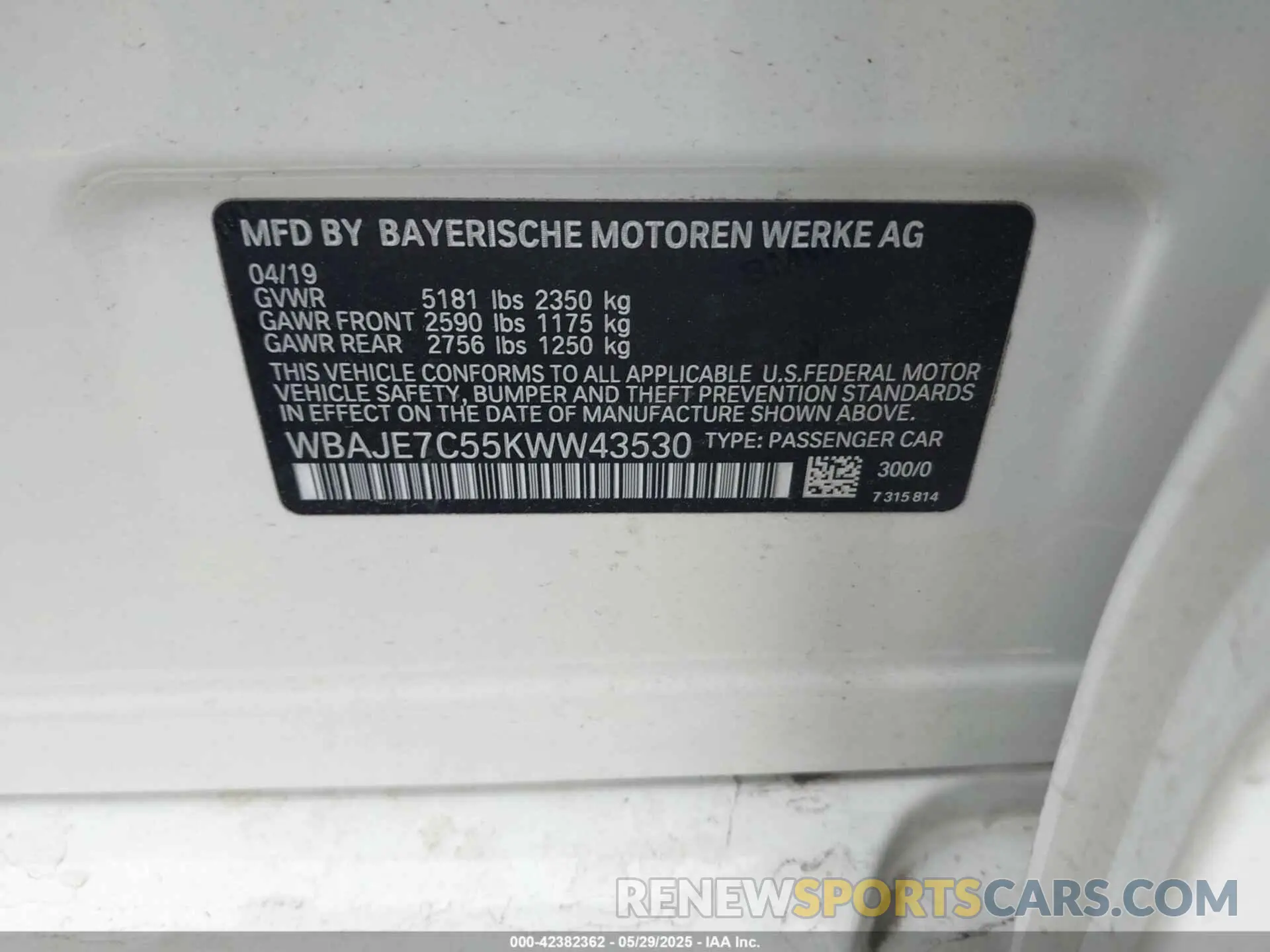 9 Photograph of a damaged car WBAJE7C55KWW43530 BMW 540I 2019