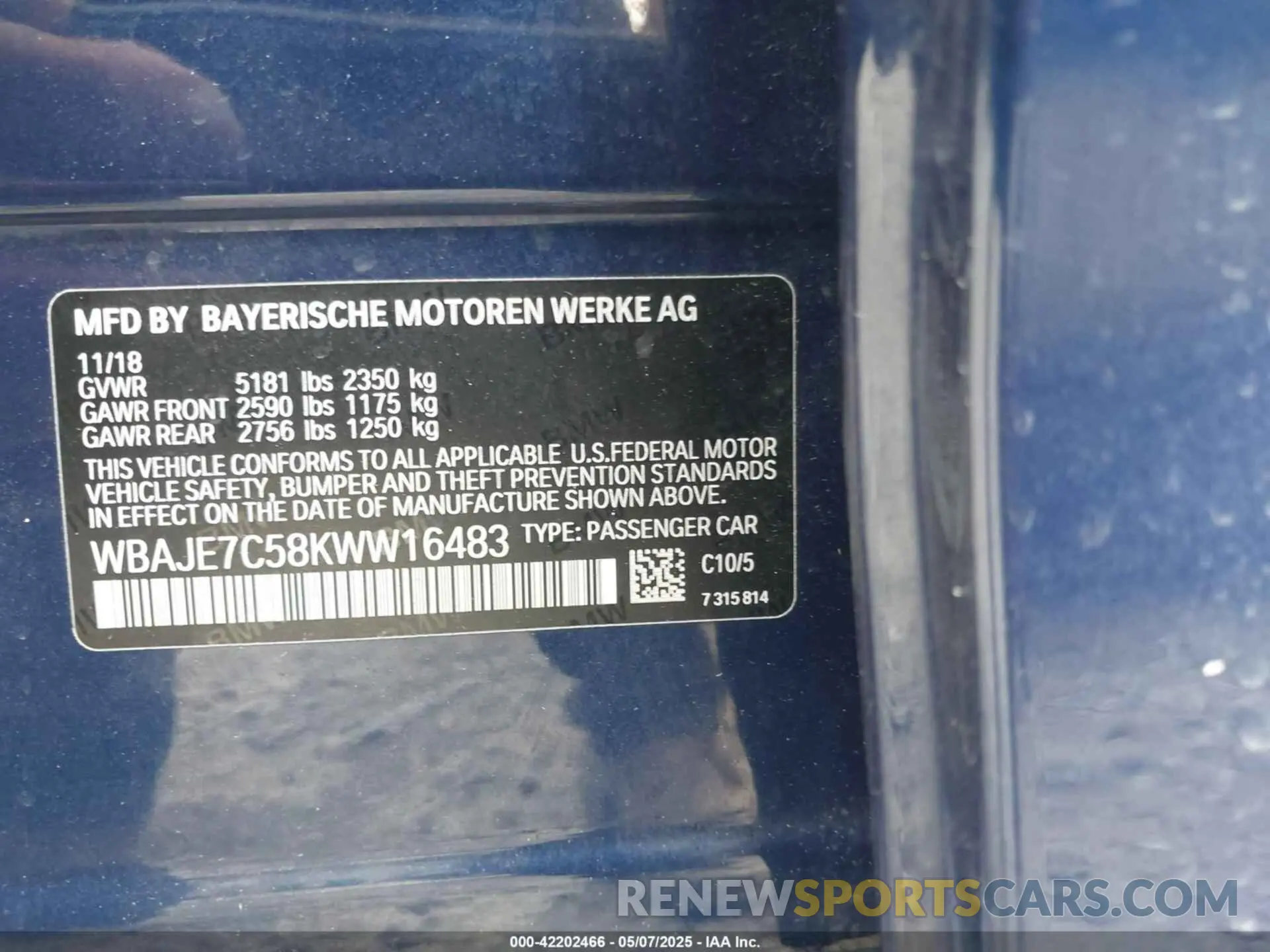 9 Photograph of a damaged car WBAJE7C58KWW16483 BMW 540I 2019