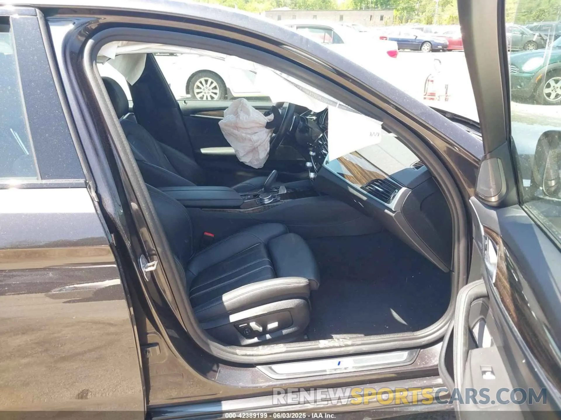 5 Photograph of a damaged car WBAJE7C59KWW18453 BMW 540I 2019