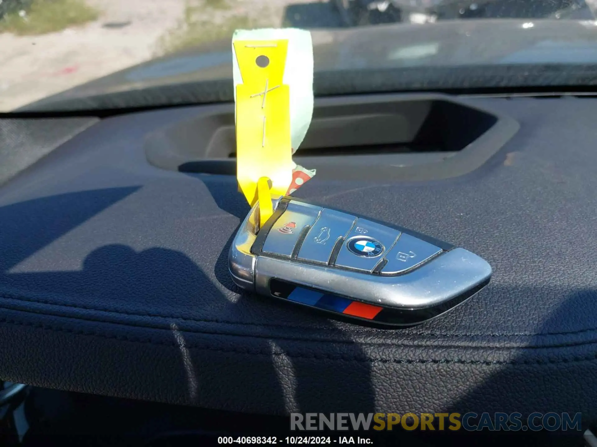11 Photograph of a damaged car WBAJS1C08LCD17978 BMW 540I 2020