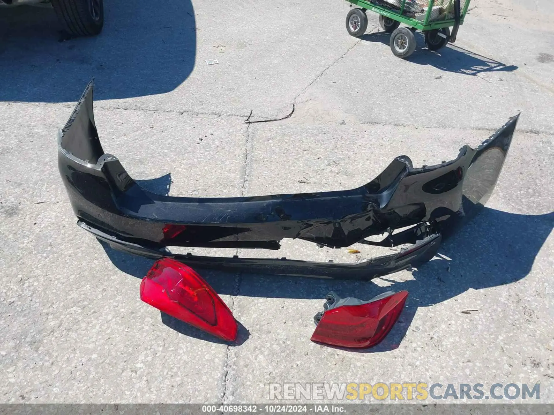12 Photograph of a damaged car WBAJS1C08LCD17978 BMW 540I 2020