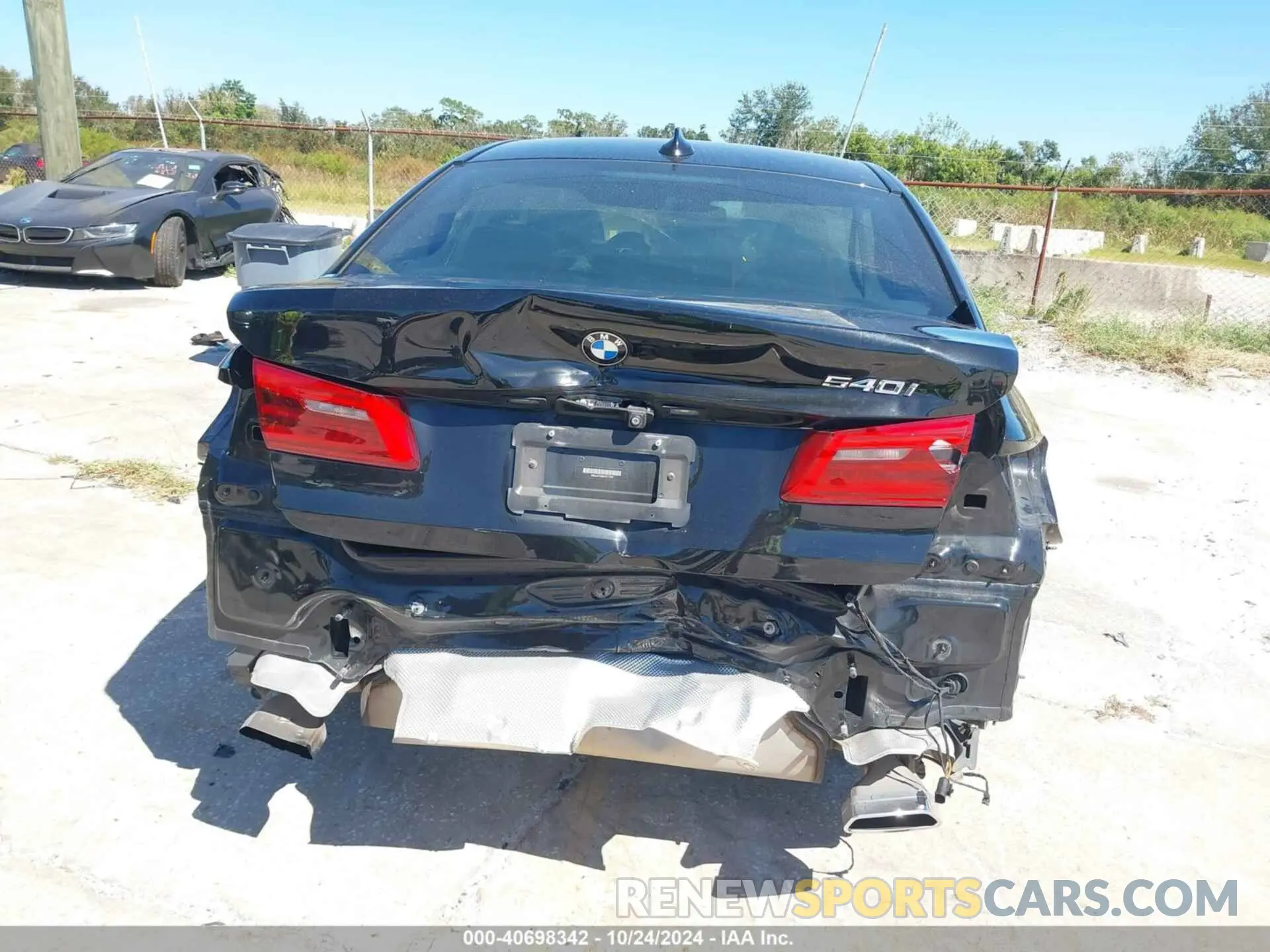 6 Photograph of a damaged car WBAJS1C08LCD17978 BMW 540I 2020