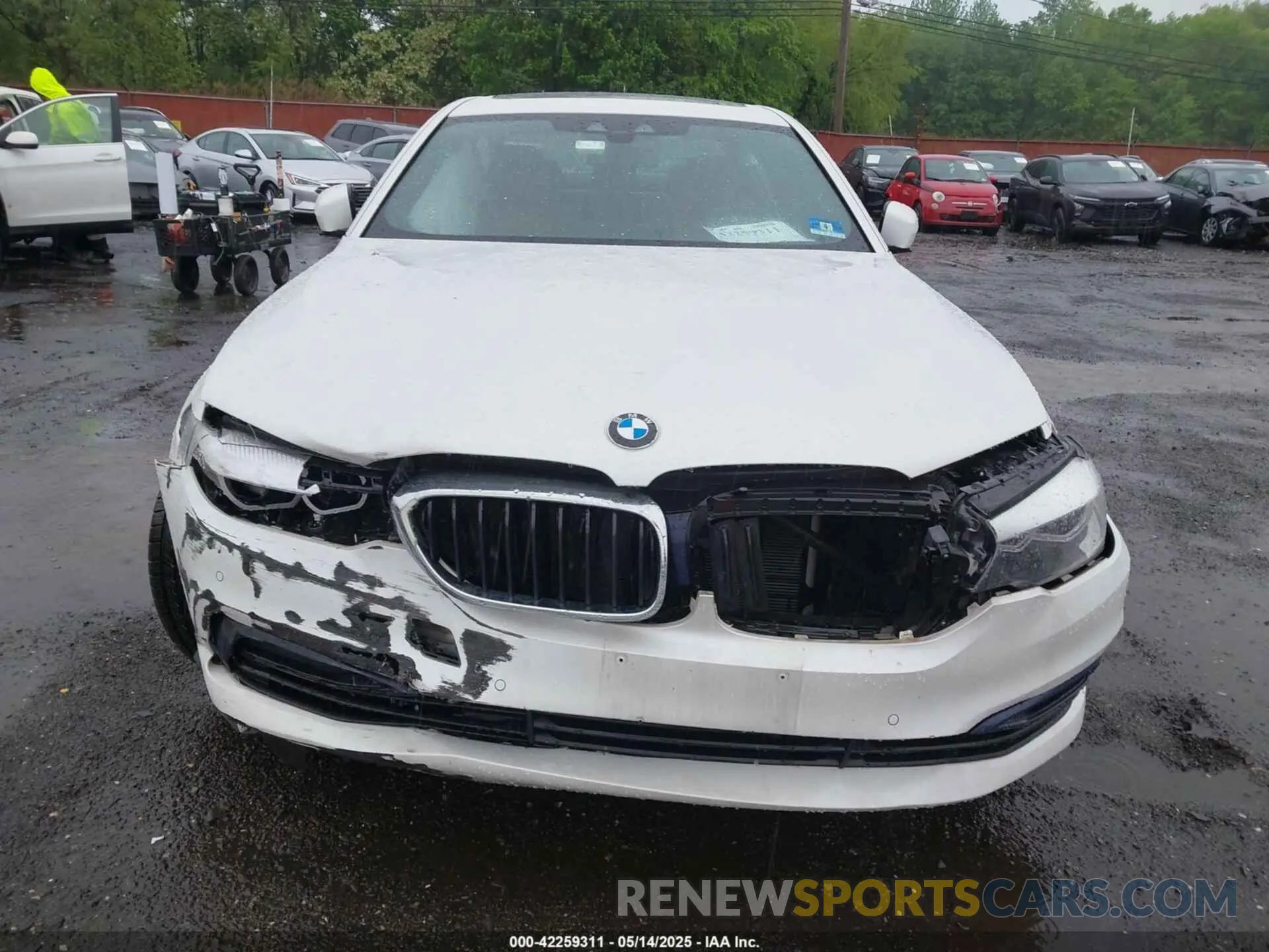 12 Photograph of a damaged car WBAJS3C00LWW68634 BMW 540I 2020