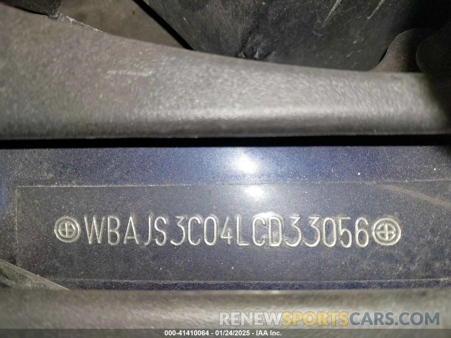 18 Photograph of a damaged car WBAJS3C04LCD33056 BMW 540I 2020