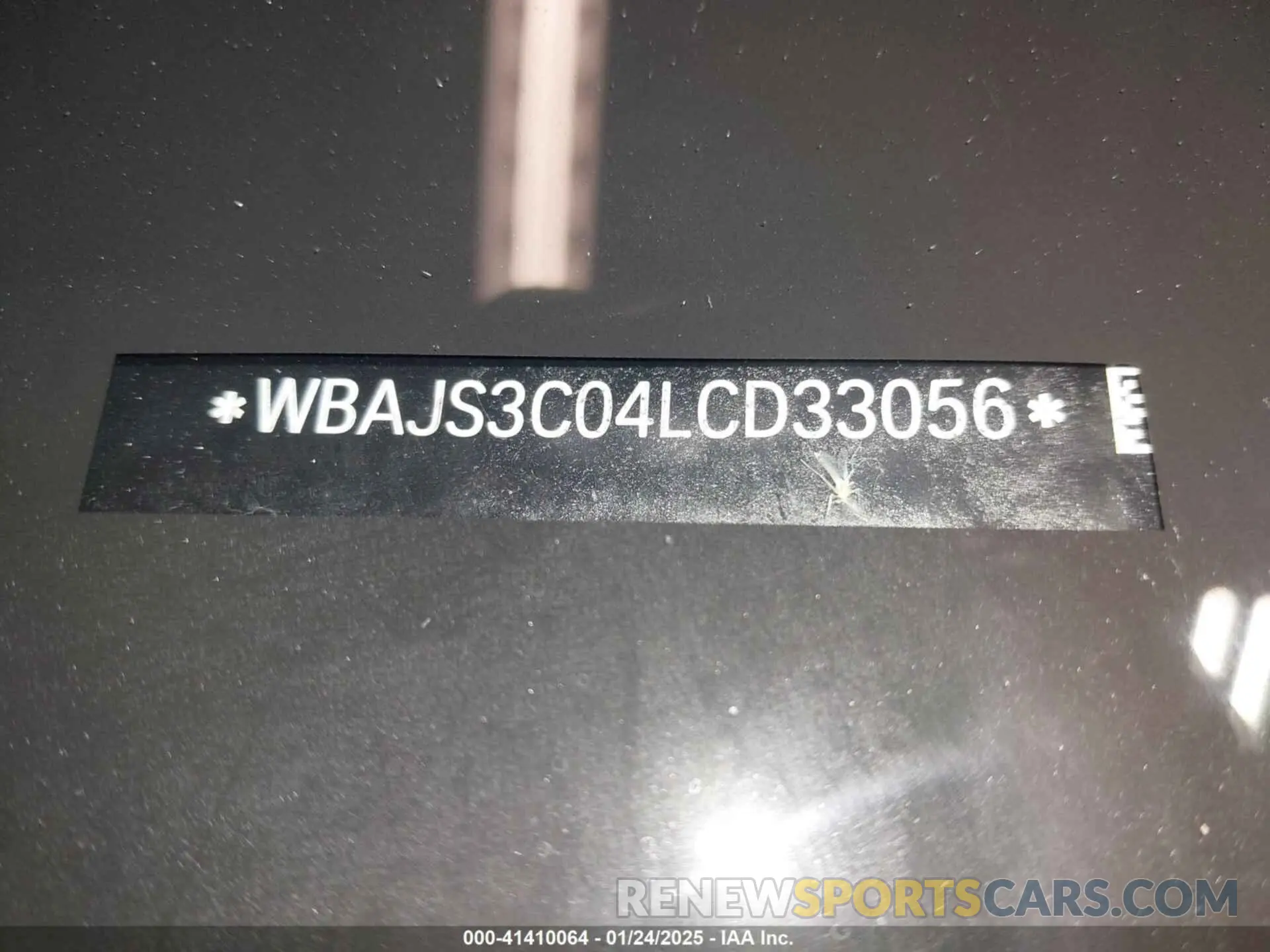 19 Photograph of a damaged car WBAJS3C04LCD33056 BMW 540I 2020