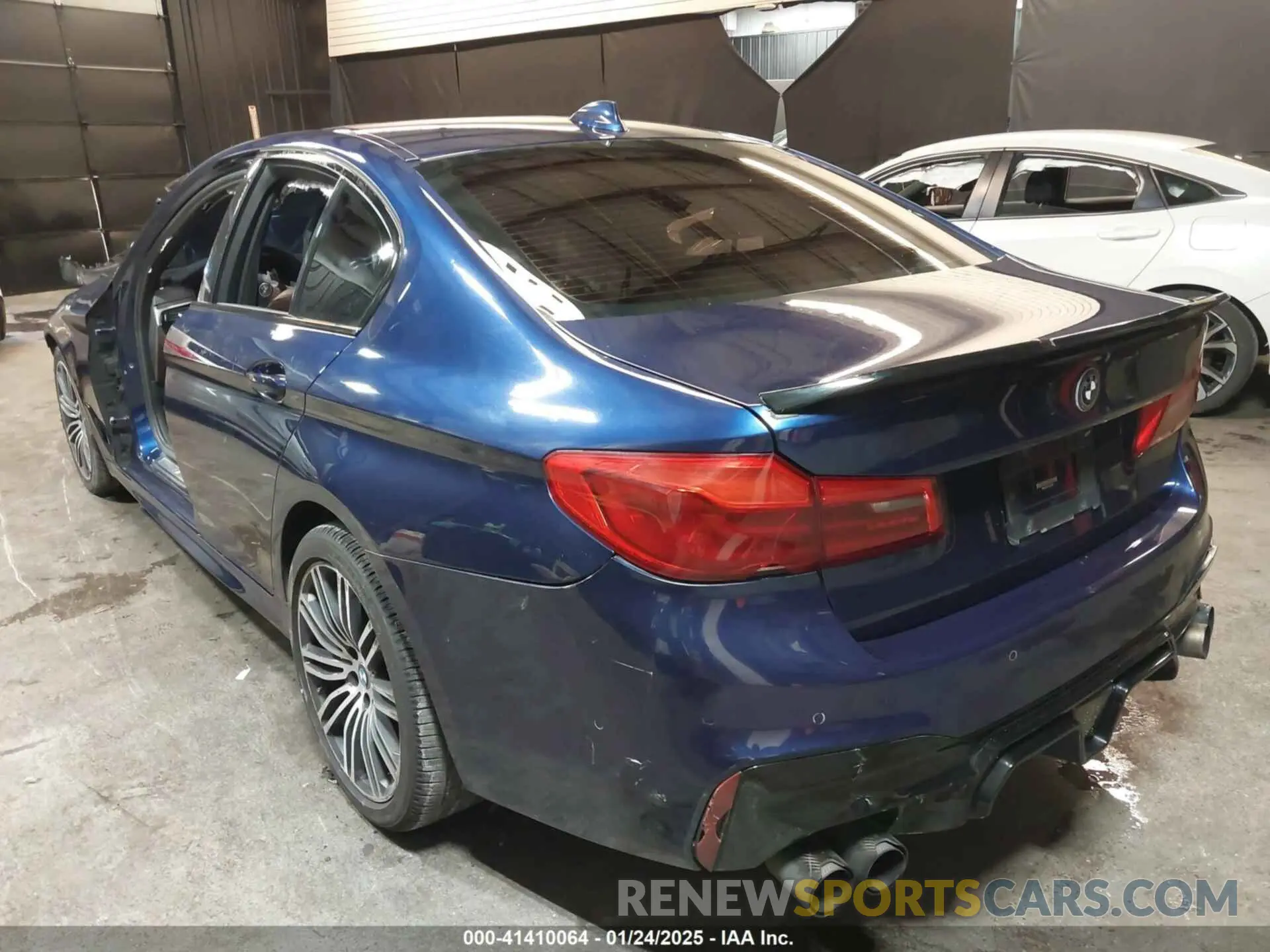 3 Photograph of a damaged car WBAJS3C04LCD33056 BMW 540I 2020