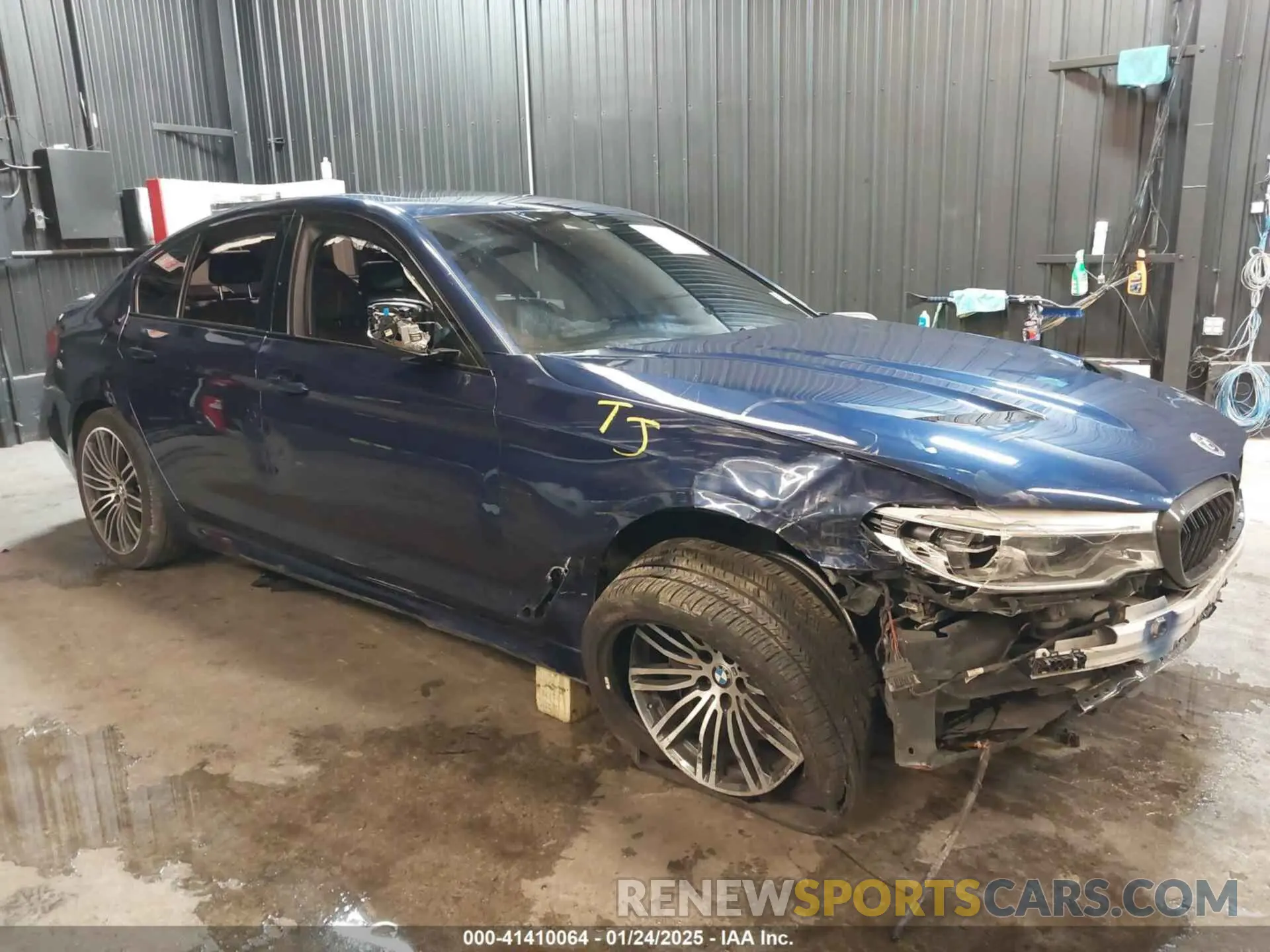 6 Photograph of a damaged car WBAJS3C04LCD33056 BMW 540I 2020