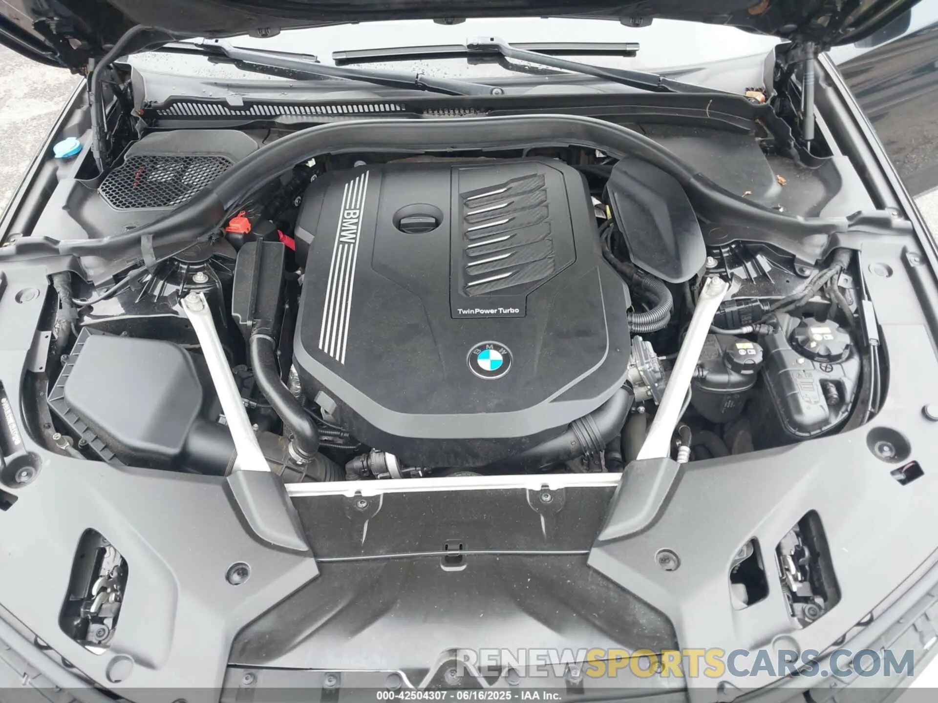 10 Photograph of a damaged car WBAJS3C09LCD33702 BMW 540I 2020