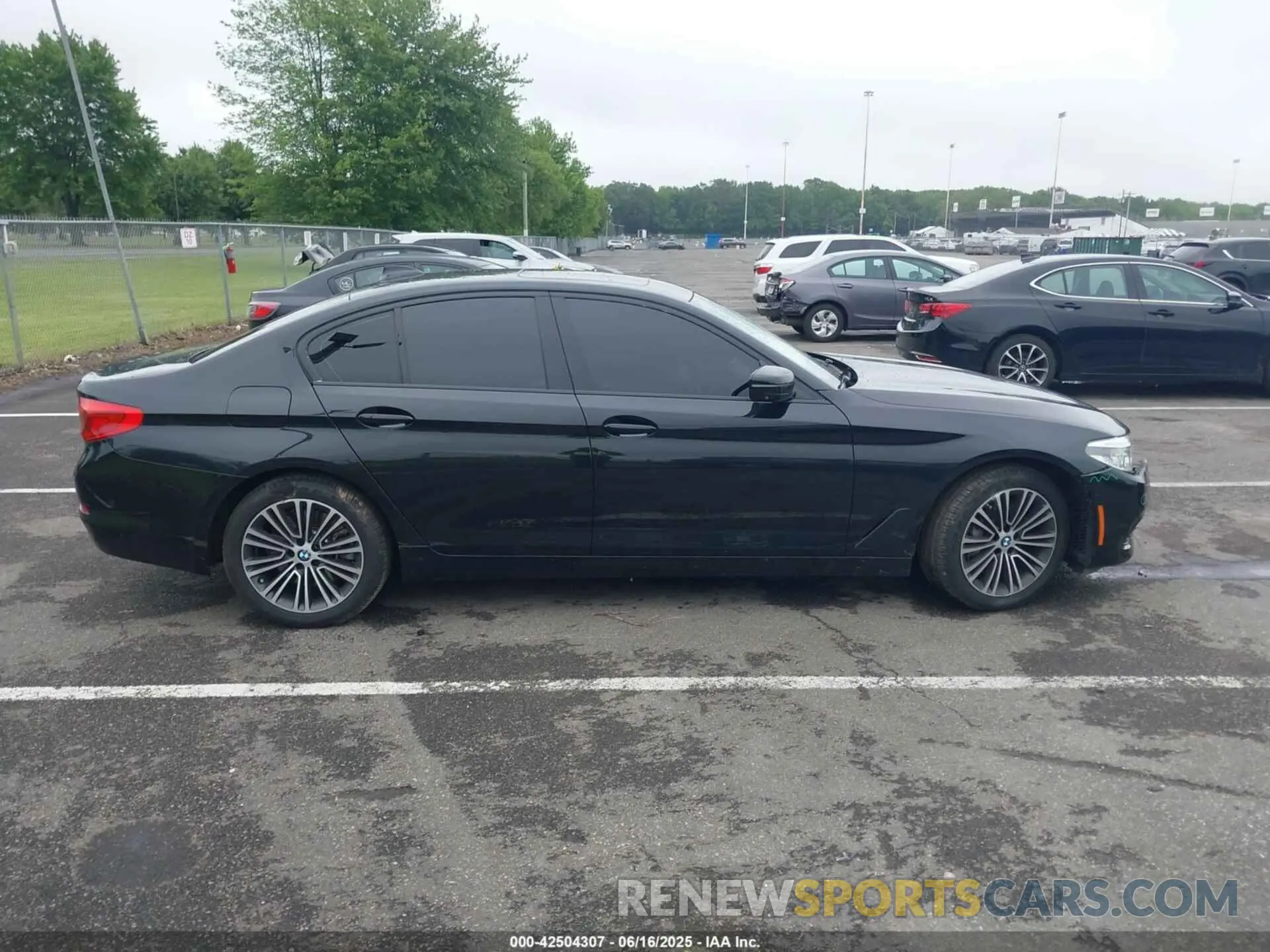 13 Photograph of a damaged car WBAJS3C09LCD33702 BMW 540I 2020
