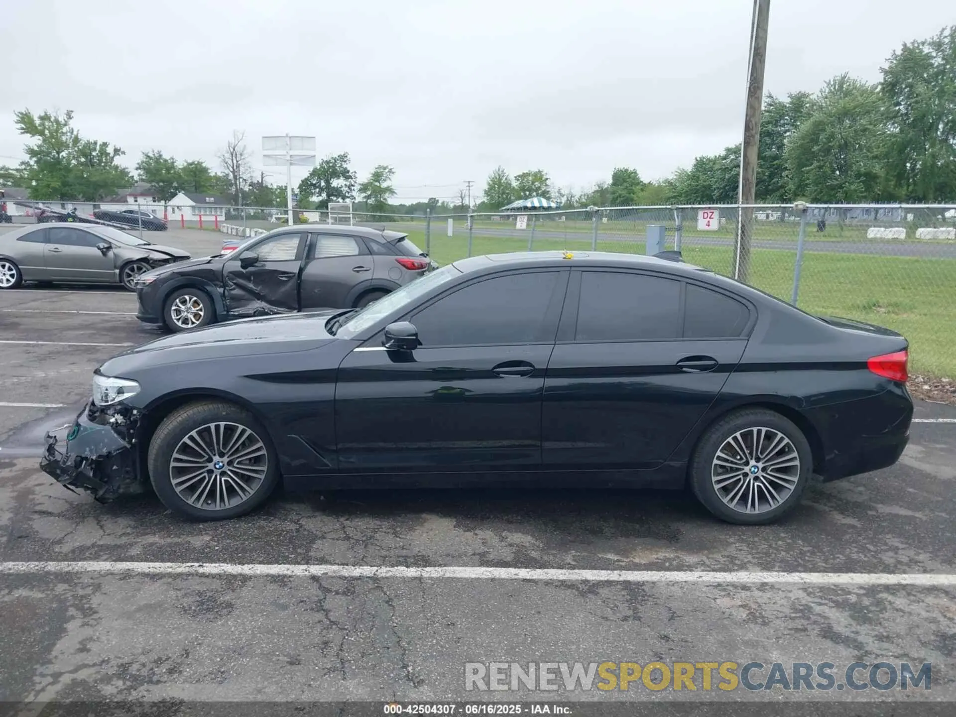 14 Photograph of a damaged car WBAJS3C09LCD33702 BMW 540I 2020
