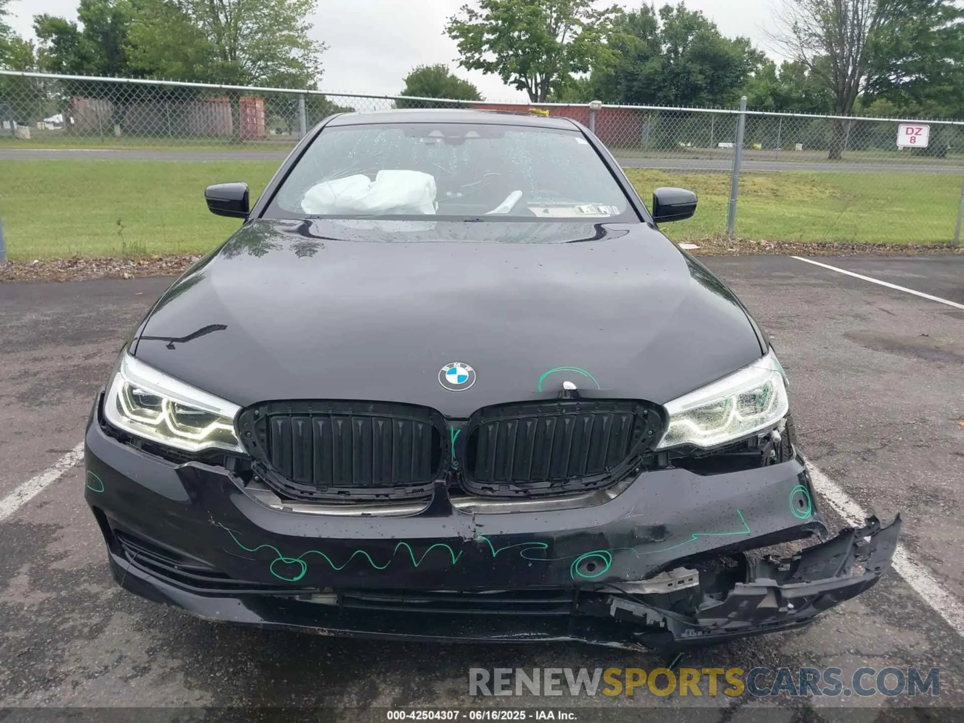 6 Photograph of a damaged car WBAJS3C09LCD33702 BMW 540I 2020
