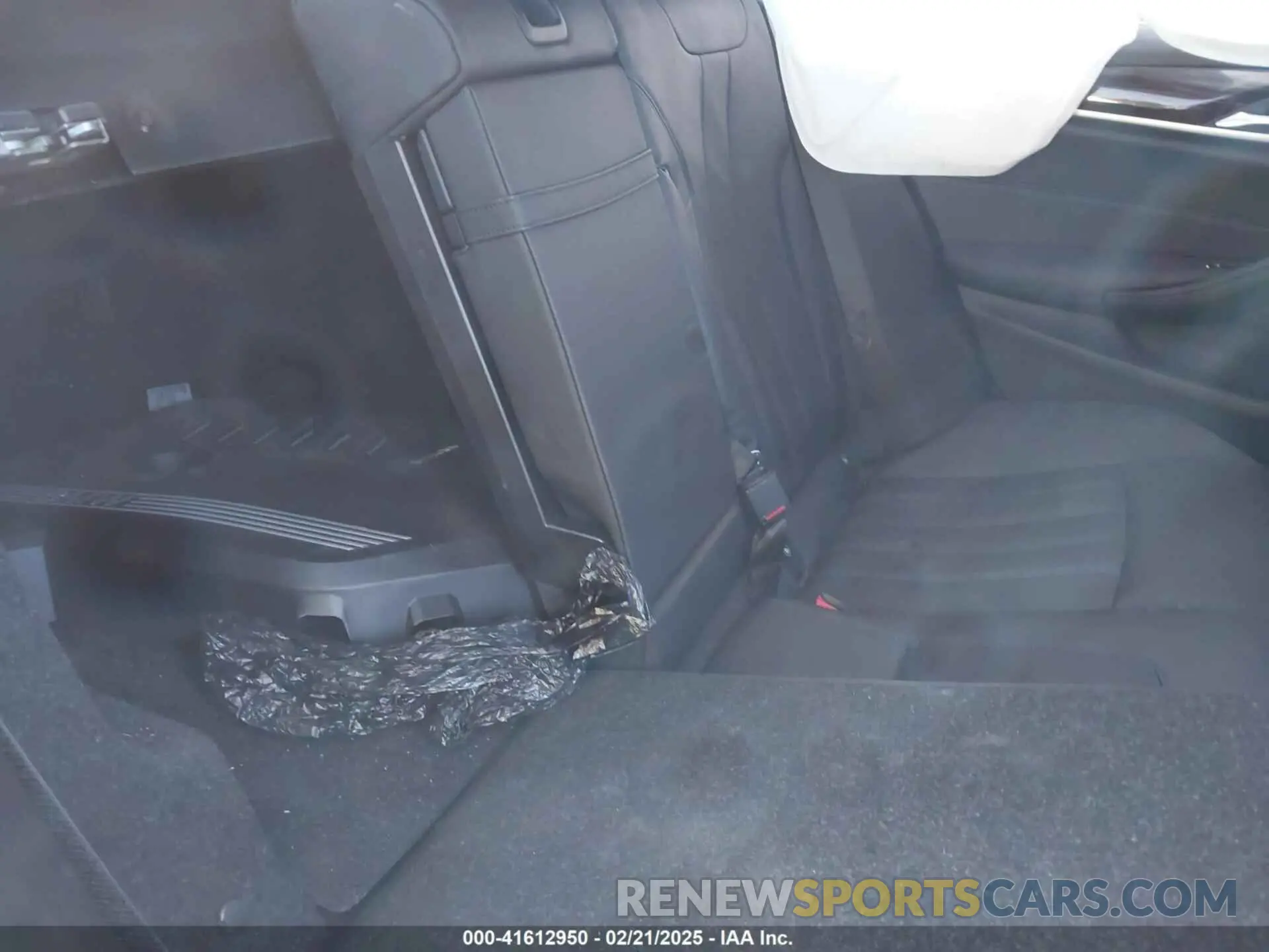 8 Photograph of a damaged car WBAJS3C09LWW79860 BMW 540I 2020