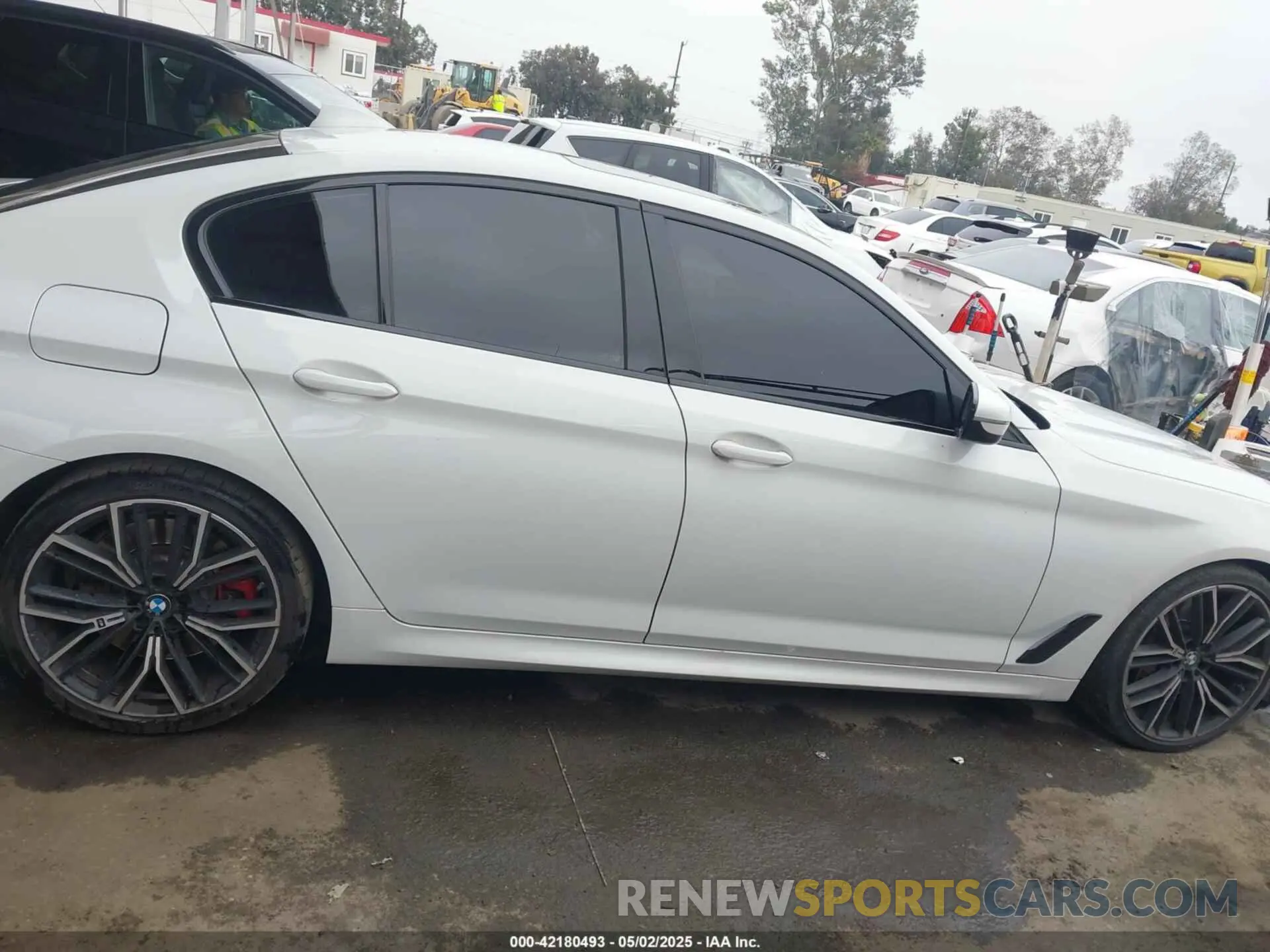 13 Photograph of a damaged car WBA53BJ00MWW90243 BMW 540I 2021