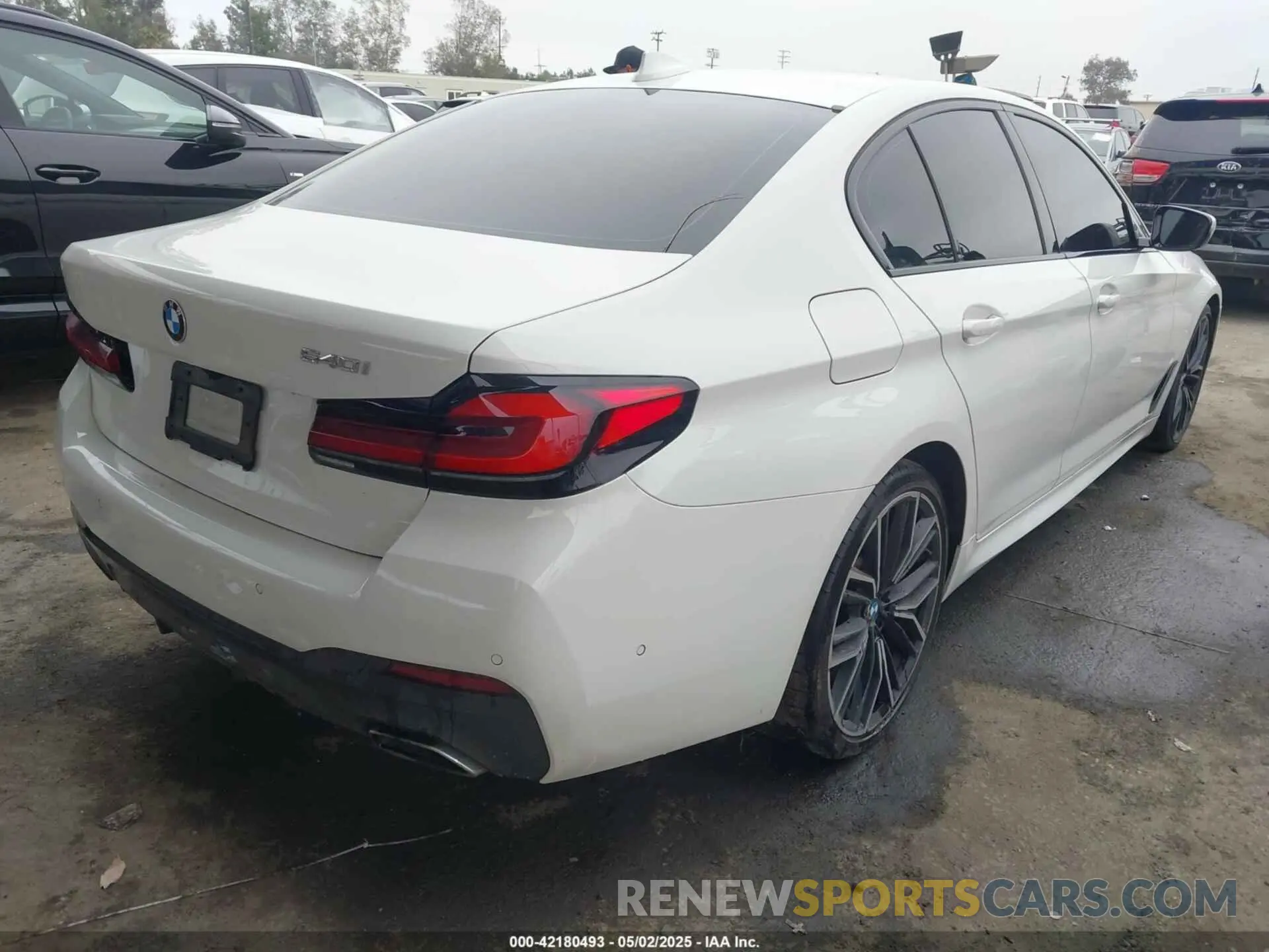 4 Photograph of a damaged car WBA53BJ00MWW90243 BMW 540I 2021