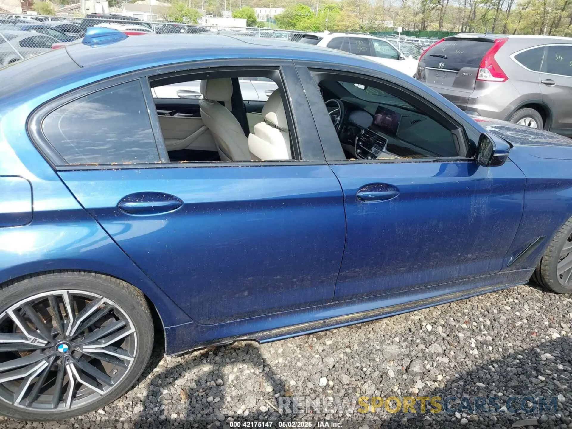 13 Photograph of a damaged car WBA53BJ03MWW95176 BMW 540I 2021