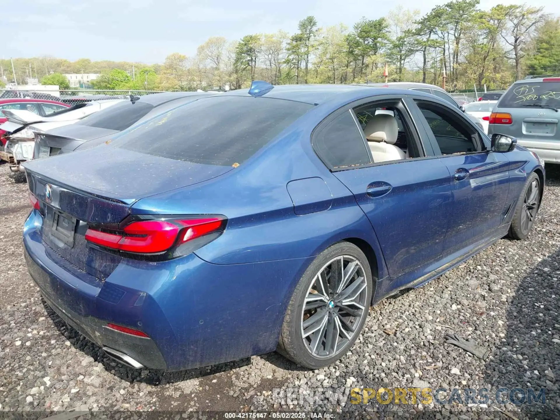 4 Photograph of a damaged car WBA53BJ03MWW95176 BMW 540I 2021