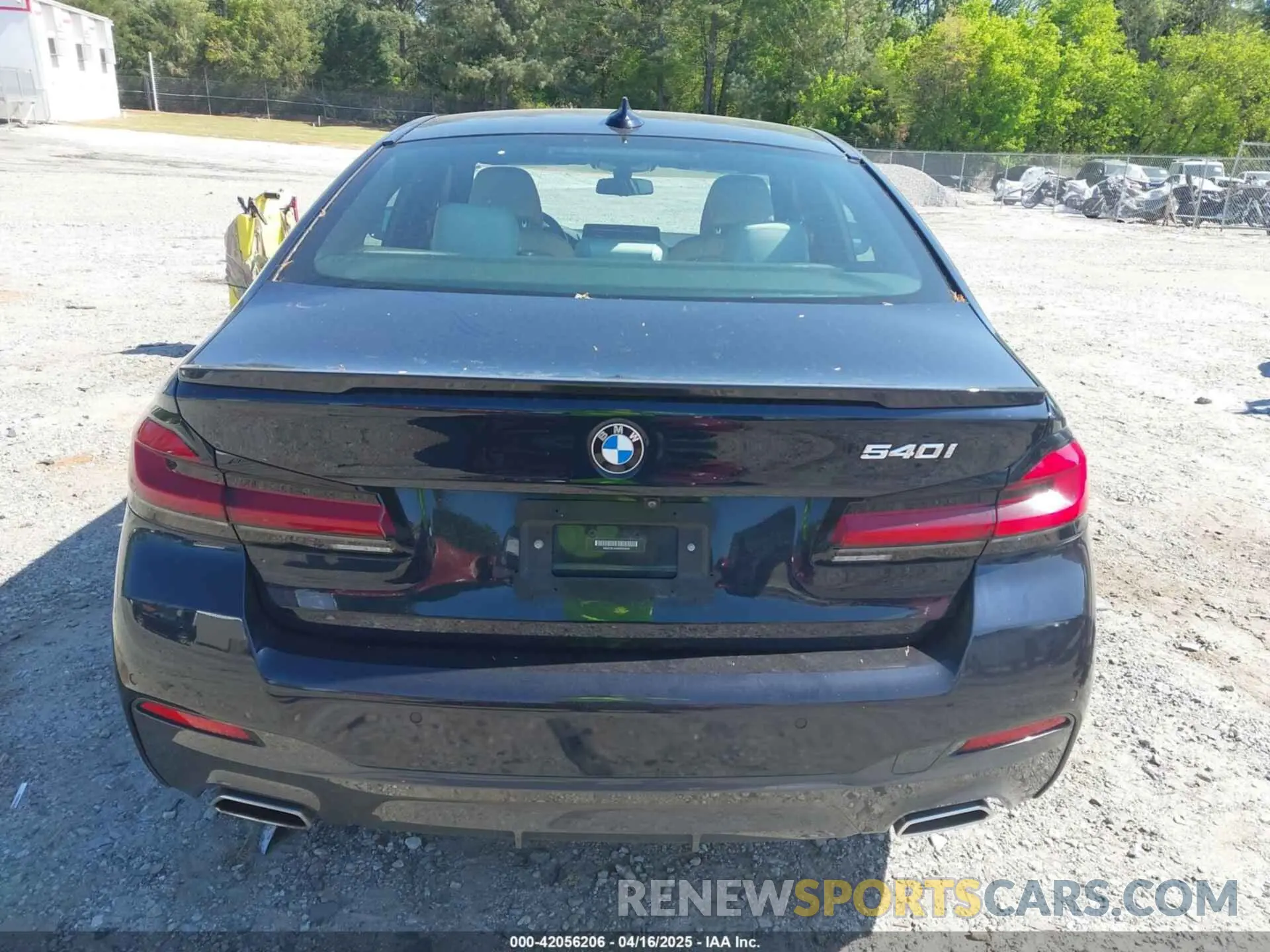 16 Photograph of a damaged car WBA53BJ04MWX00840 BMW 540I 2021