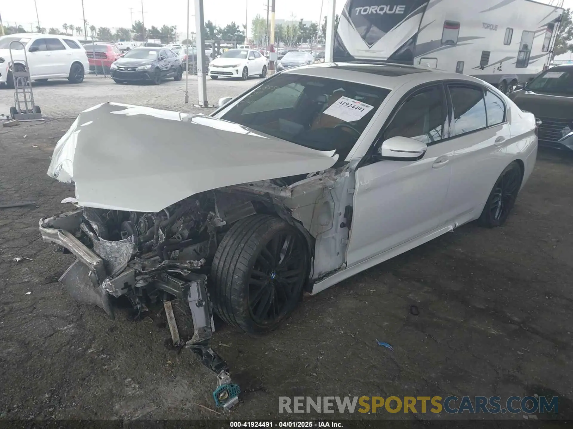 2 Photograph of a damaged car WBA53BJ08MWW94444 BMW 540I 2021