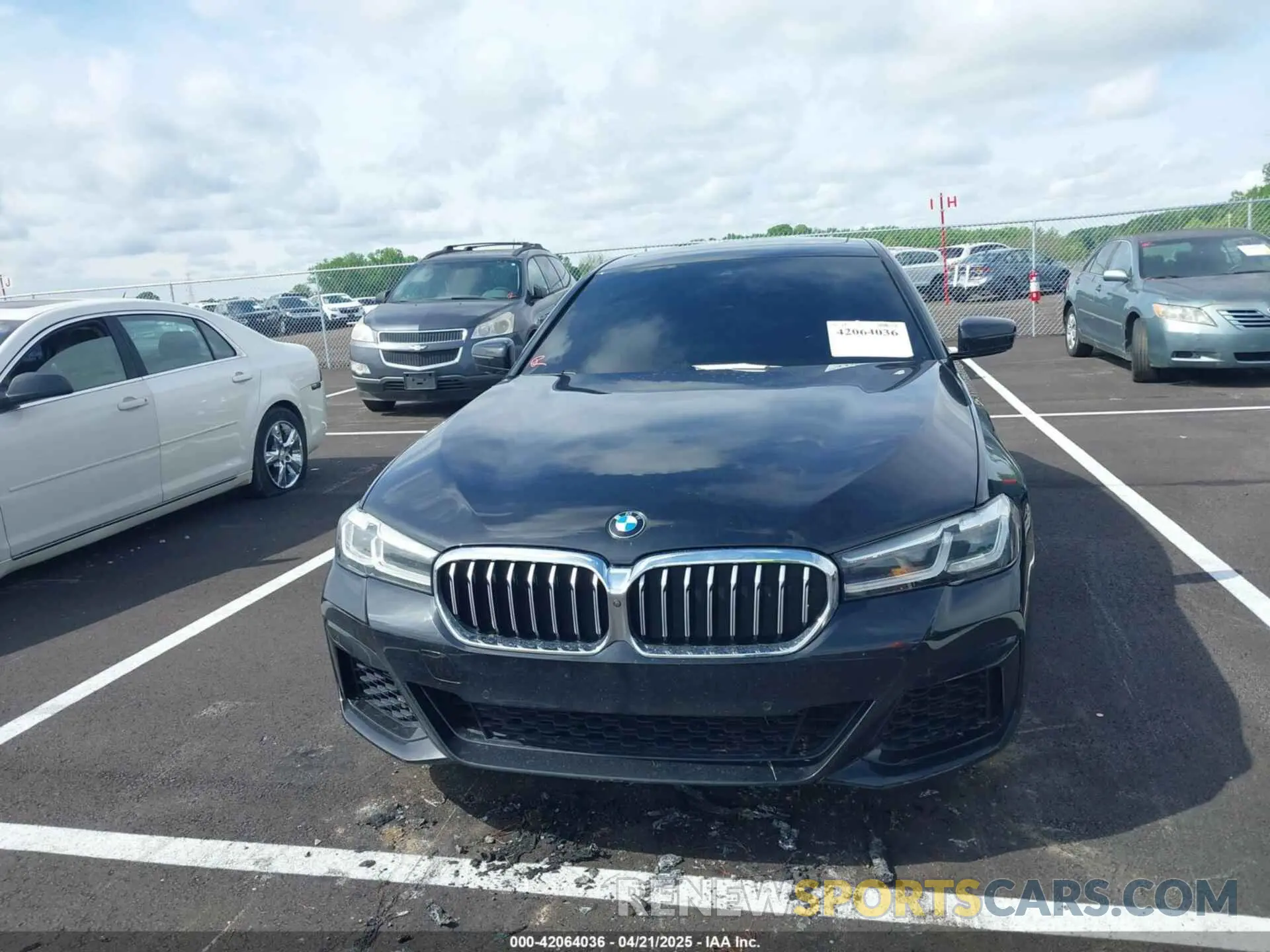 12 Photograph of a damaged car WBA53BJ08MWW95688 BMW 540I 2021