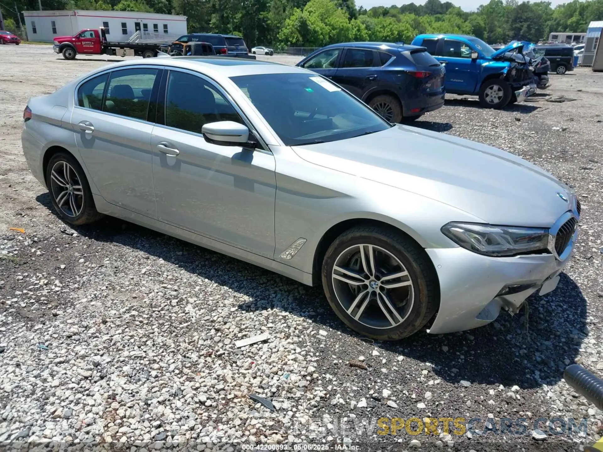 1 Photograph of a damaged car WBA53BJ08MWX28446 BMW 540I 2021