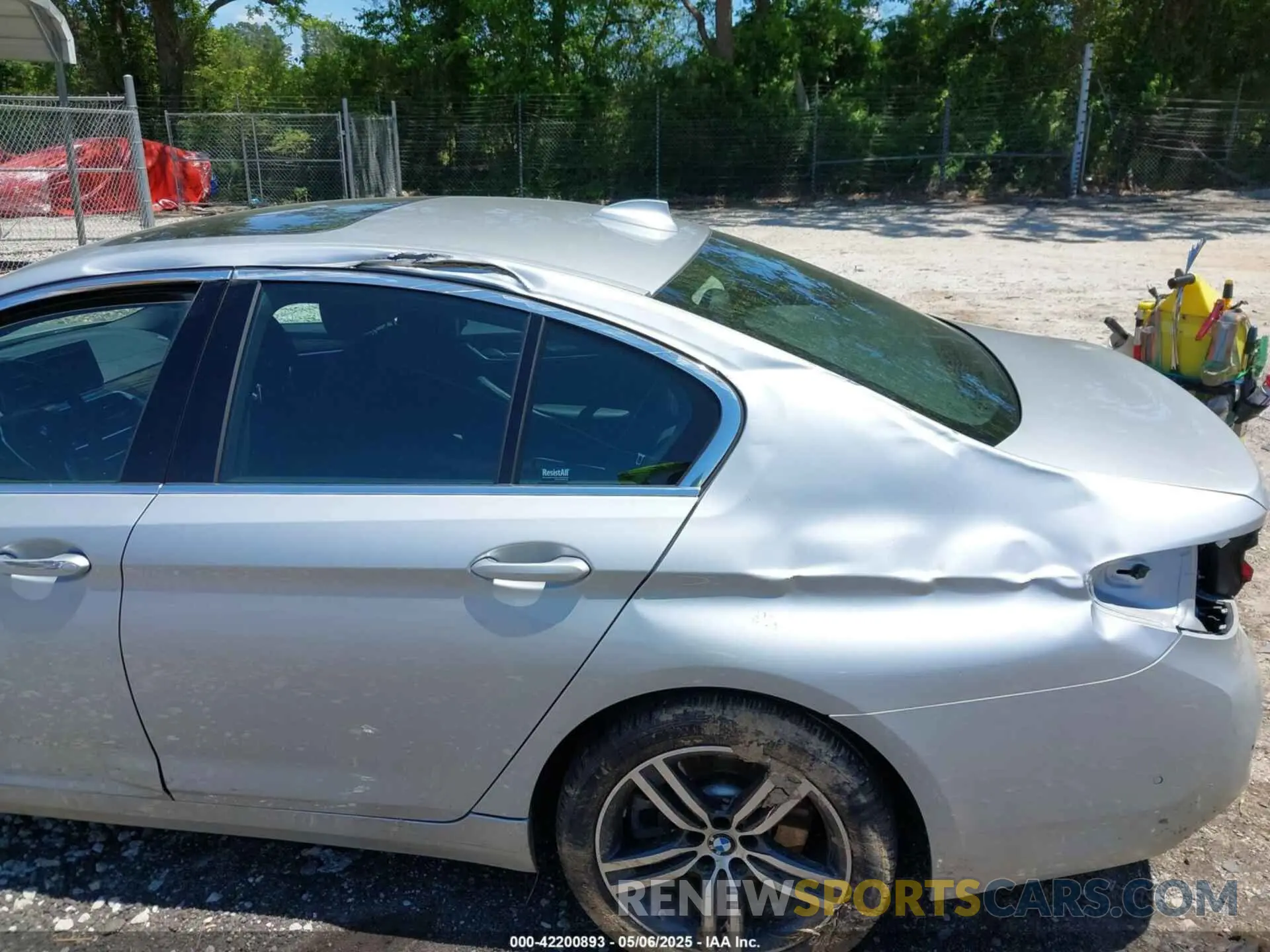 6 Photograph of a damaged car WBA53BJ08MWX28446 BMW 540I 2021
