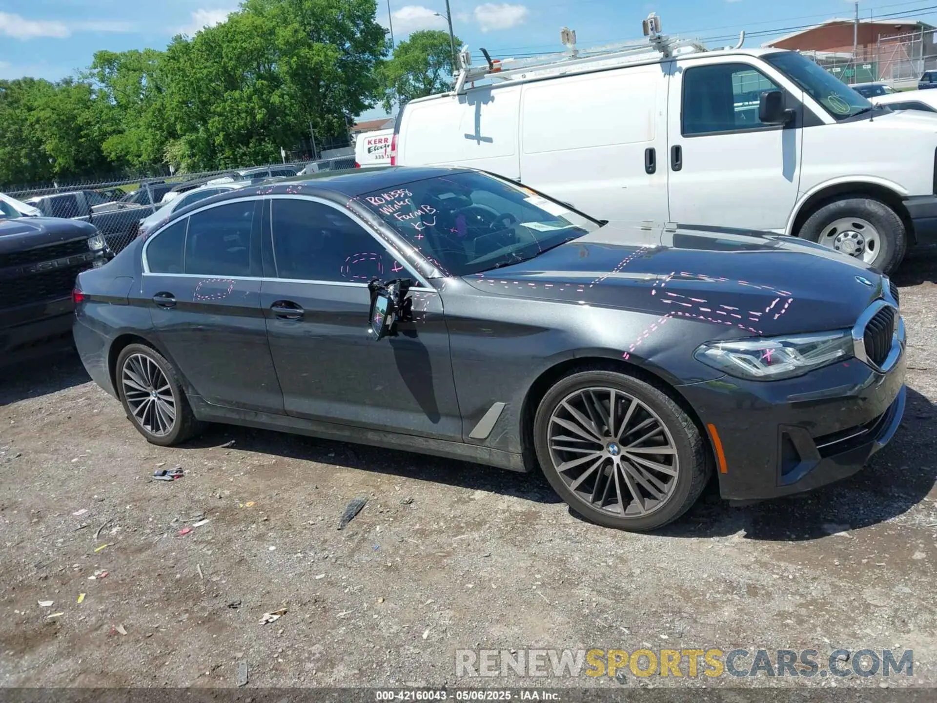 13 Photograph of a damaged car WBA73BJ02MWW93833 BMW 540I 2021