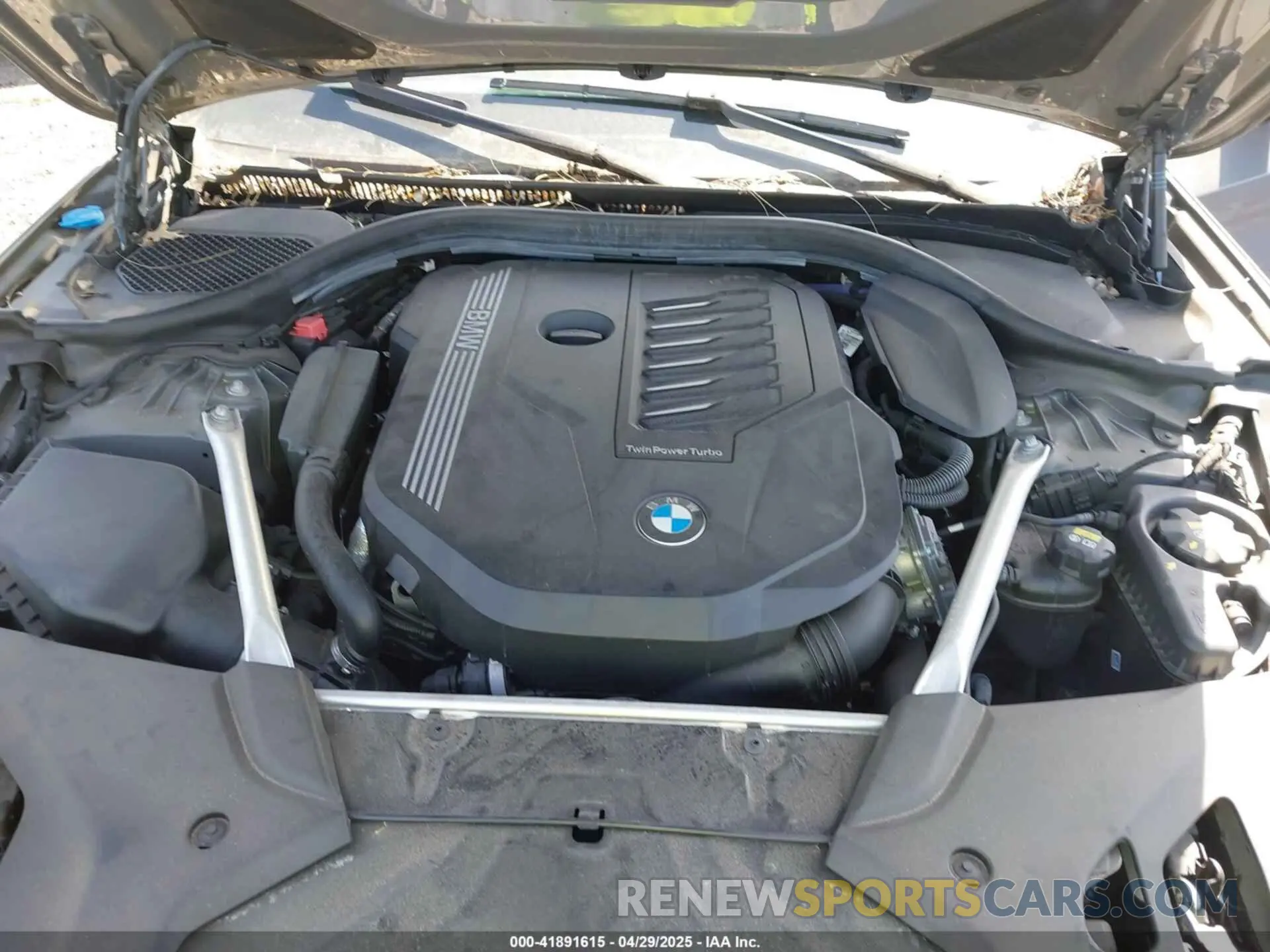 10 Photograph of a damaged car WBA73BJ03MWX30307 BMW 540I 2021