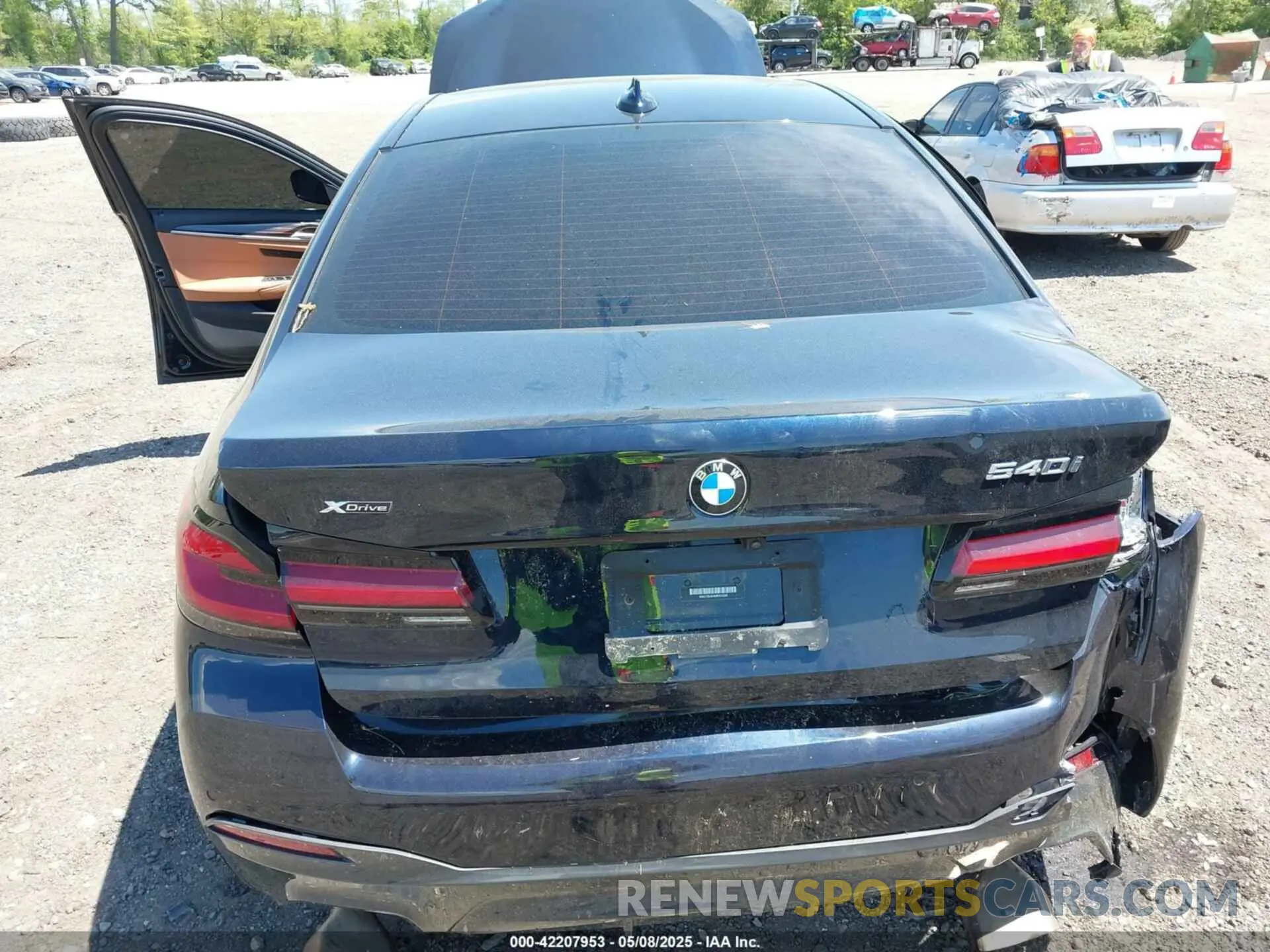 16 Photograph of a damaged car WBA73BJ04MWX34365 BMW 540I 2021