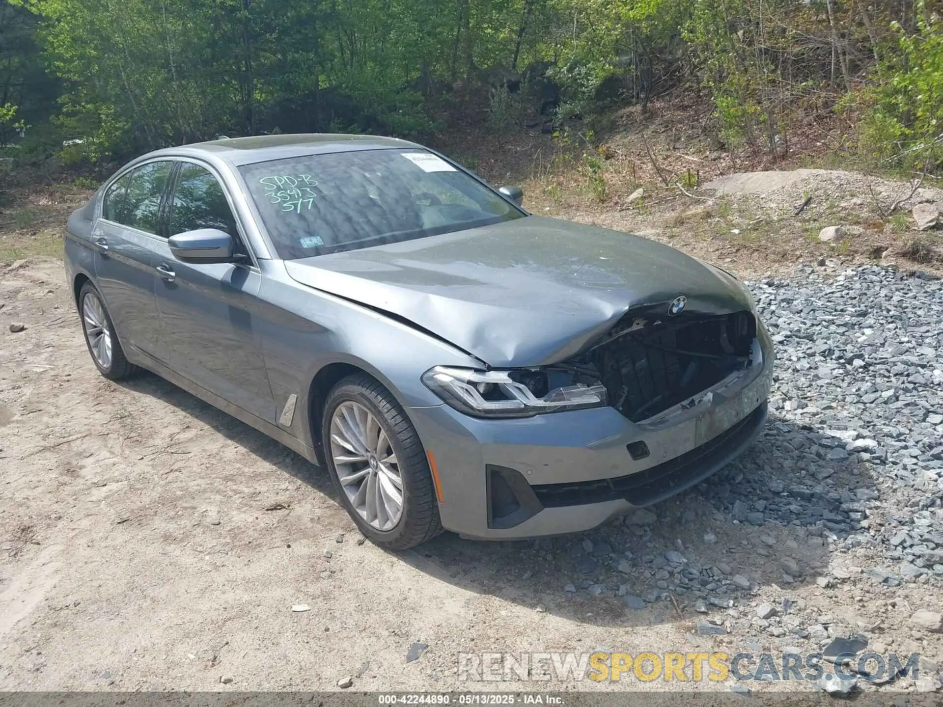 1 Photograph of a damaged car WBA73BJ06MWW98274 BMW 540I 2021