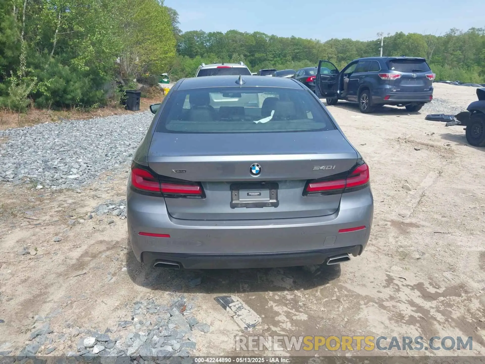 16 Photograph of a damaged car WBA73BJ06MWW98274 BMW 540I 2021