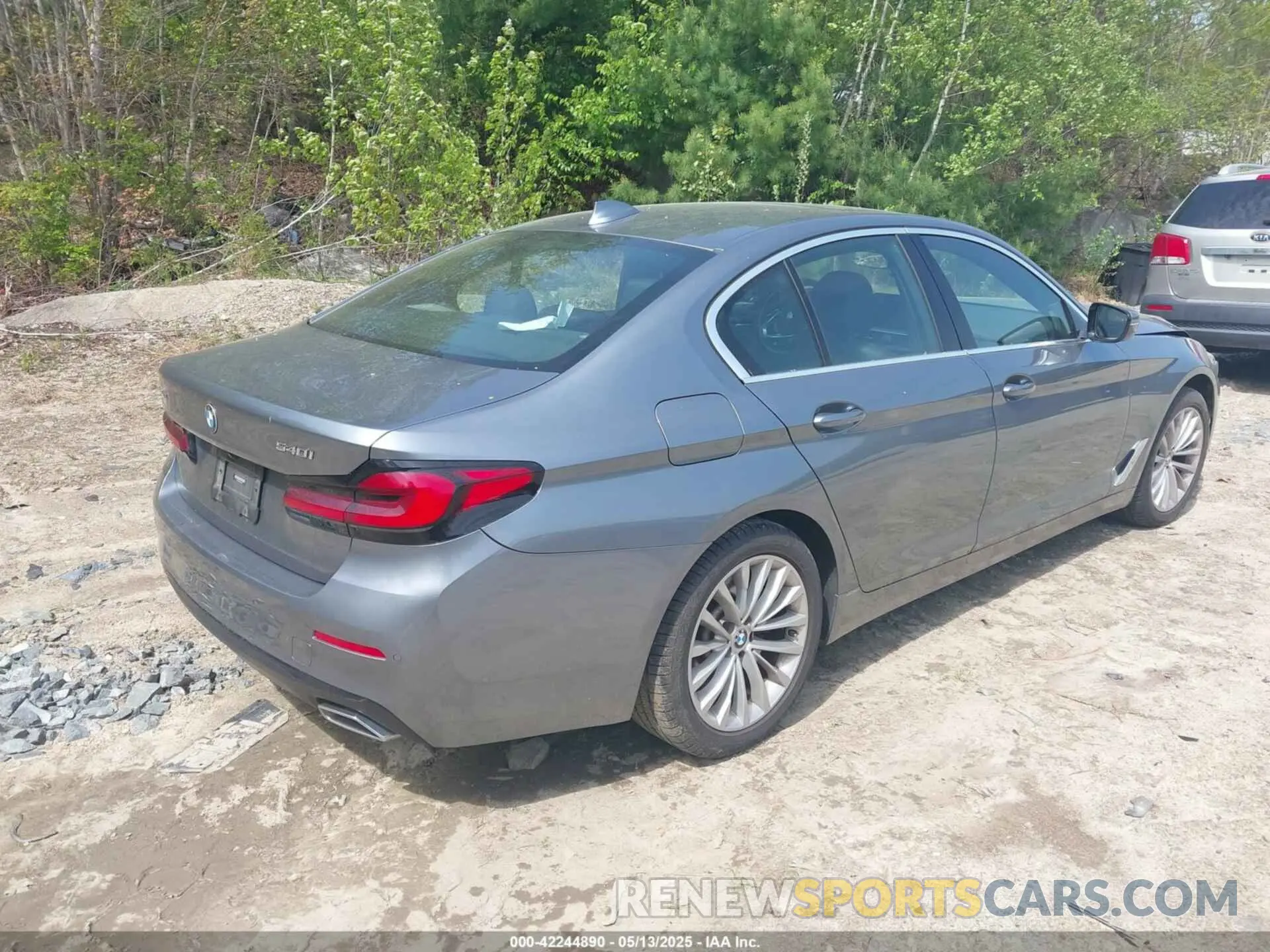 4 Photograph of a damaged car WBA73BJ06MWW98274 BMW 540I 2021