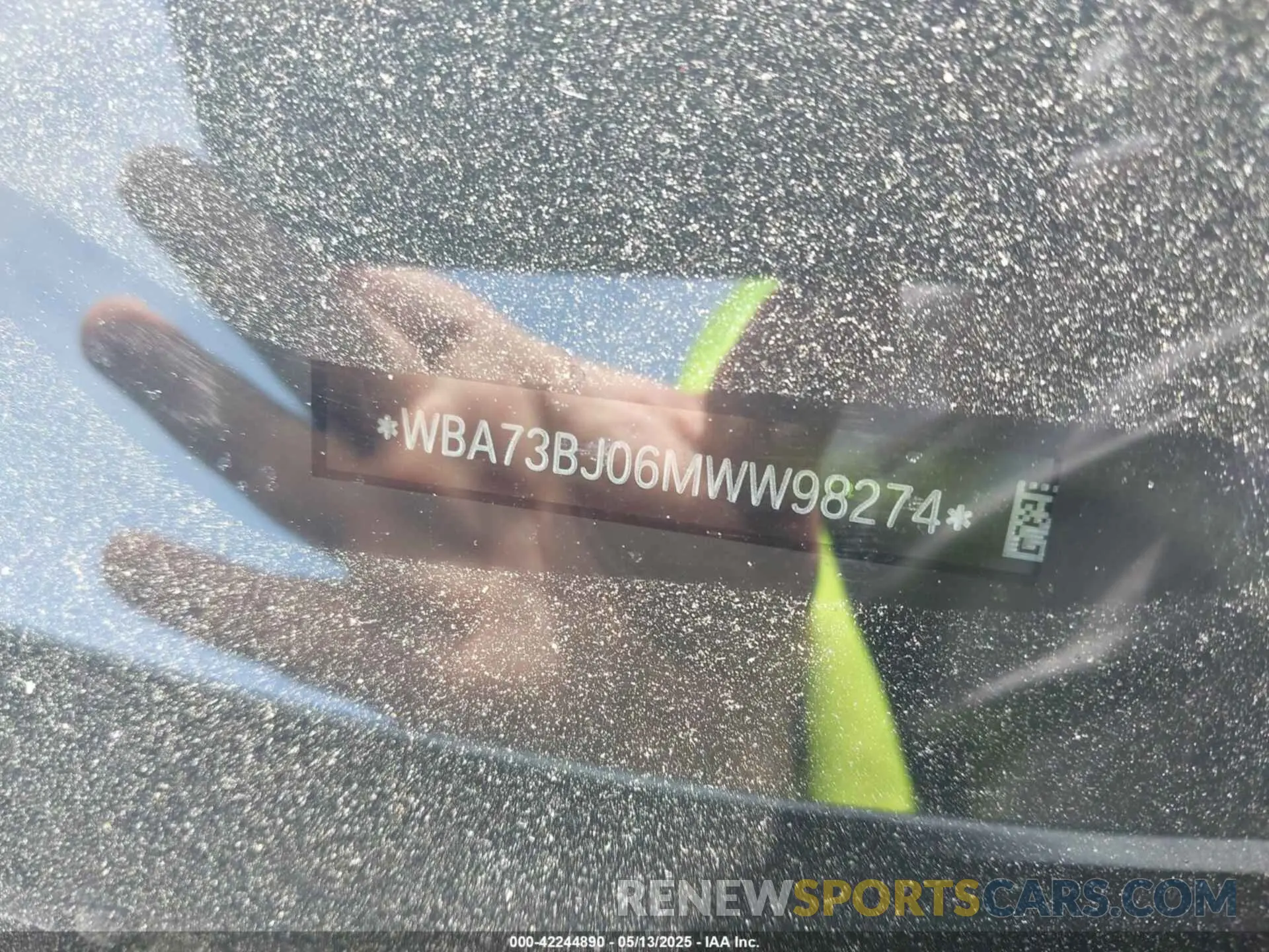 9 Photograph of a damaged car WBA73BJ06MWW98274 BMW 540I 2021