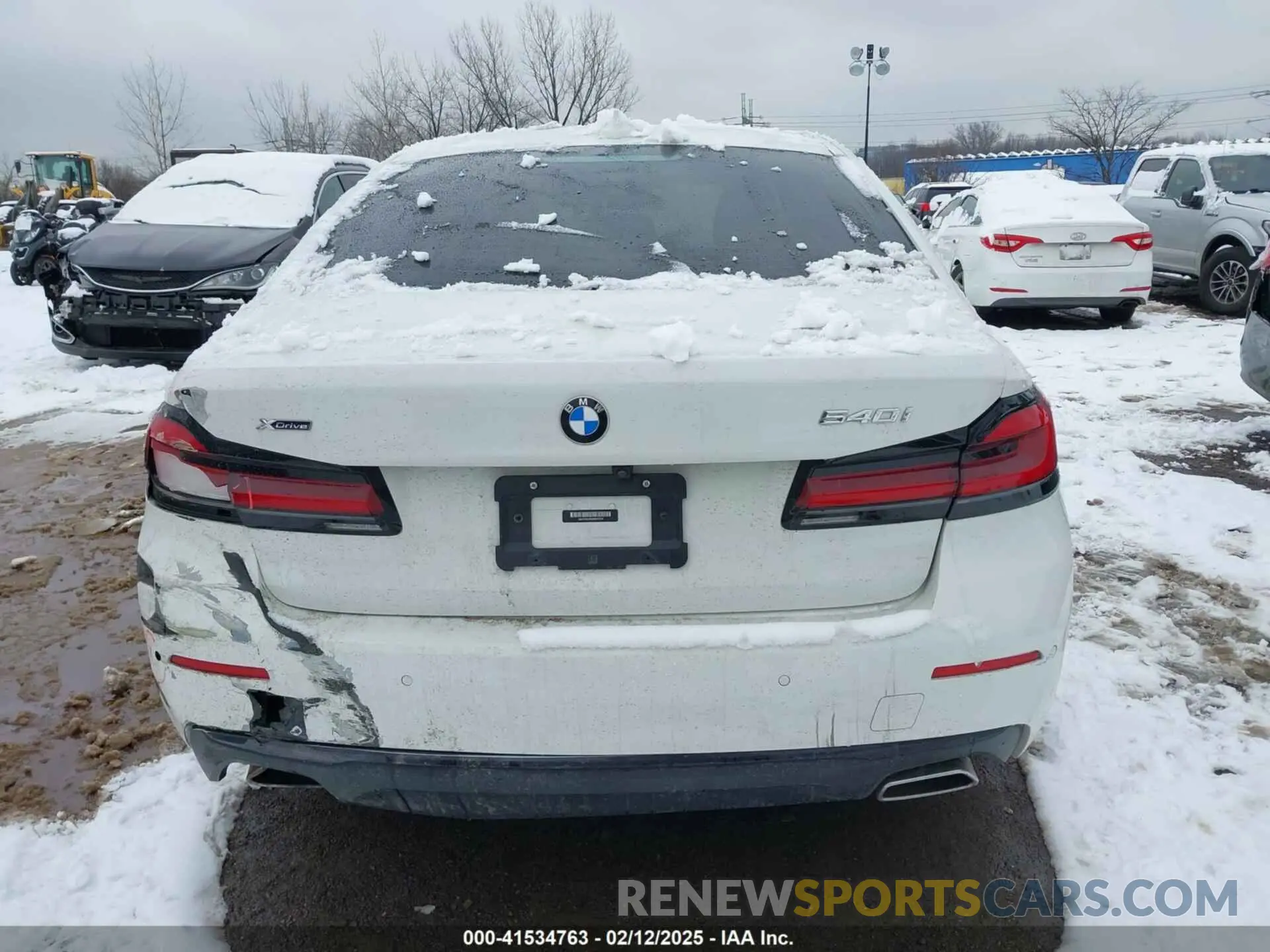 16 Photograph of a damaged car WBA73BJ06MWX35226 BMW 540I 2021
