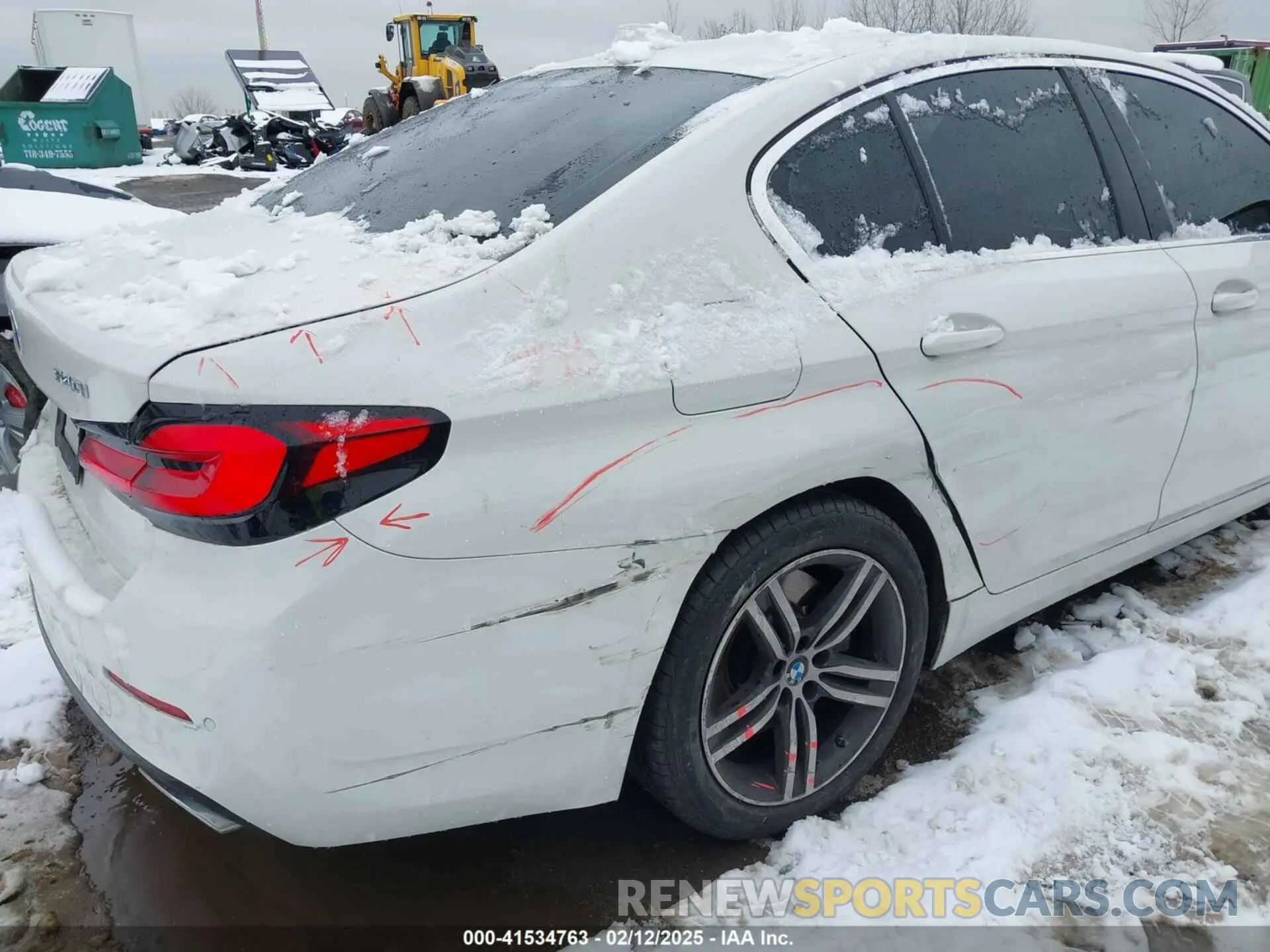 18 Photograph of a damaged car WBA73BJ06MWX35226 BMW 540I 2021